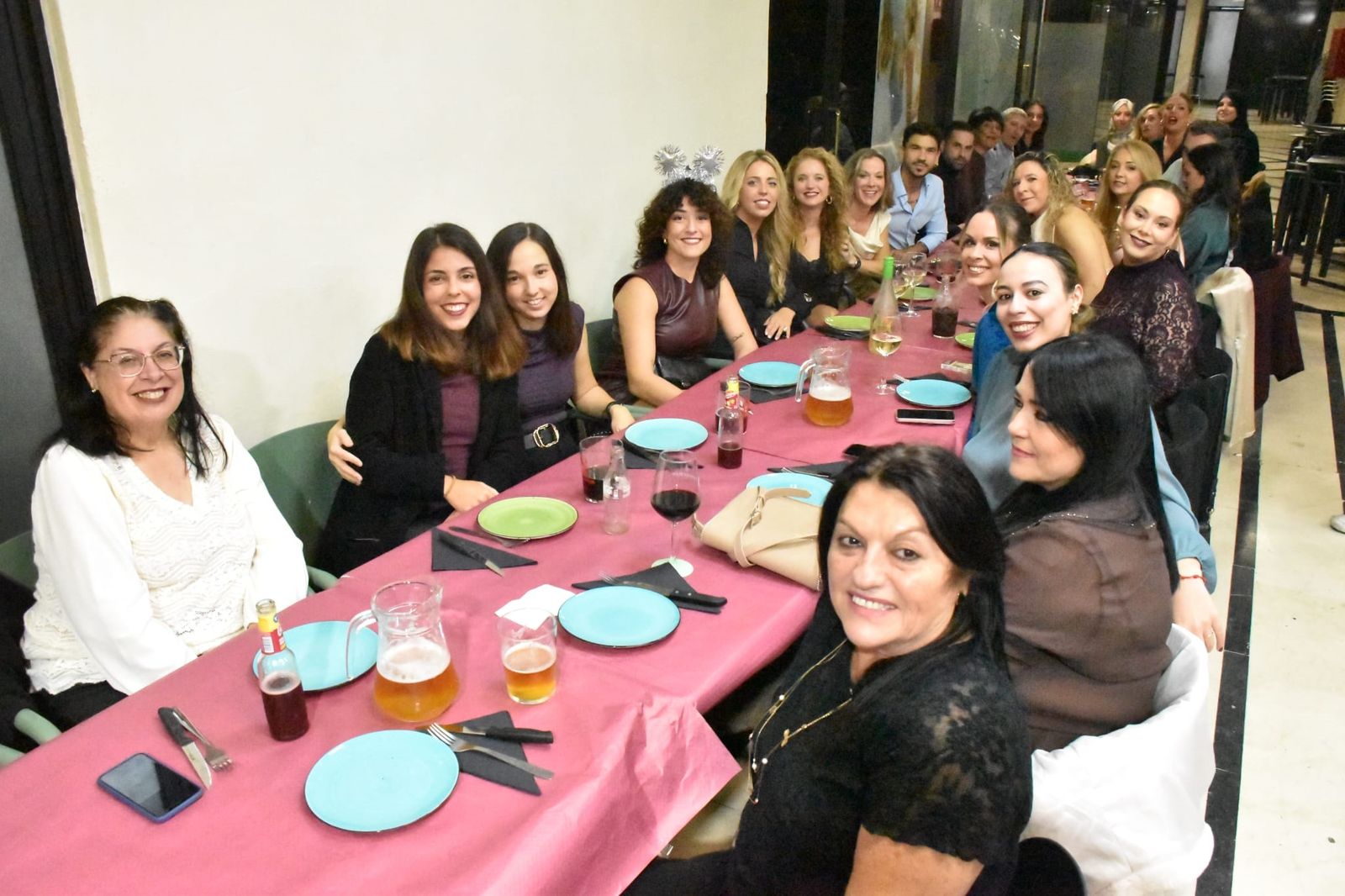 Los restaurantes de Ceuta se llenan de ambiente festivo con las comidas y cenas de empresa