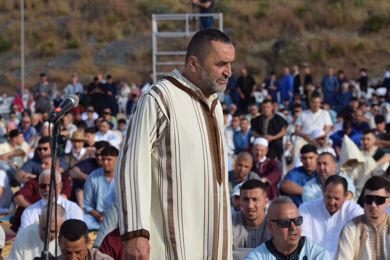 Los musulmanes de Ceuta abrazan la tradicional Musal-la que marca el inicio del Eid al Adha