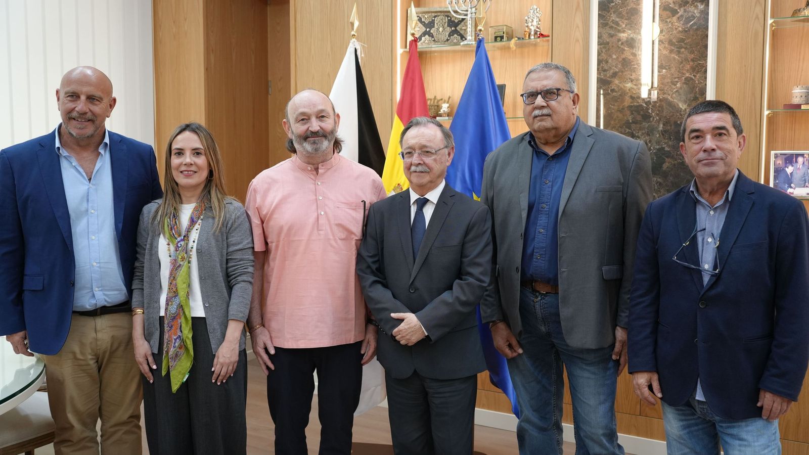 Foto de familia de la visita de Moncho Ferrer.