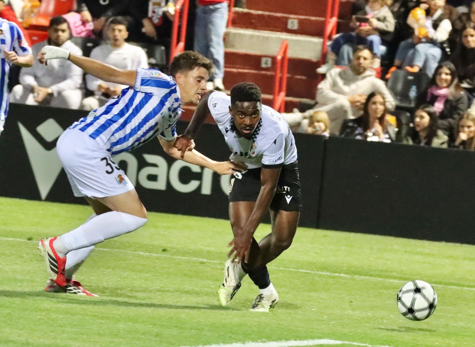 (0-0) El Ceuta domina, el Sanse golpea y ninguno encuentra el gol
