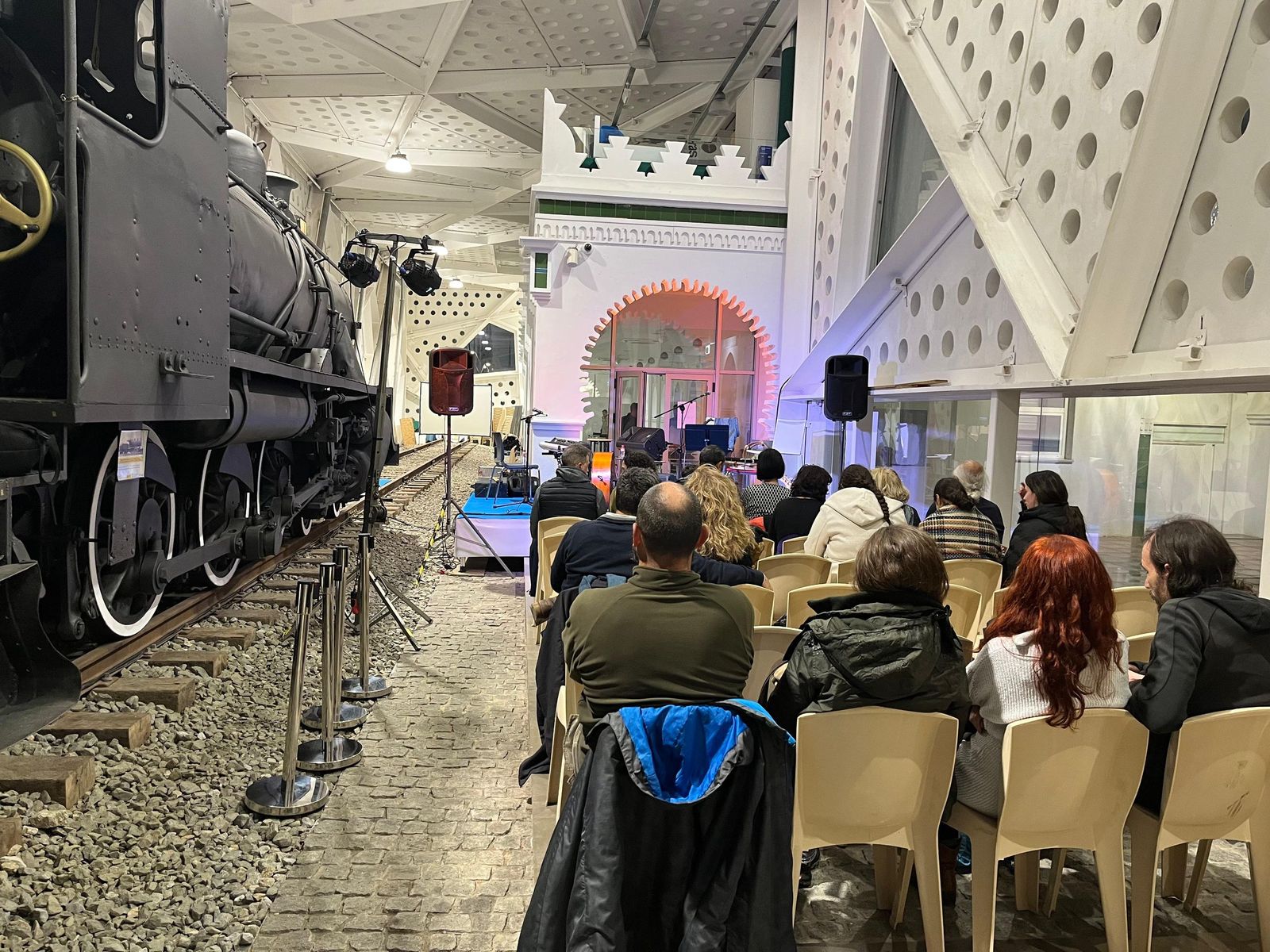 ‘Músicas Sevilla’ de Evoéh Quartet embruja el Ferrocarril a base de jazz y flamenco mediterráneos