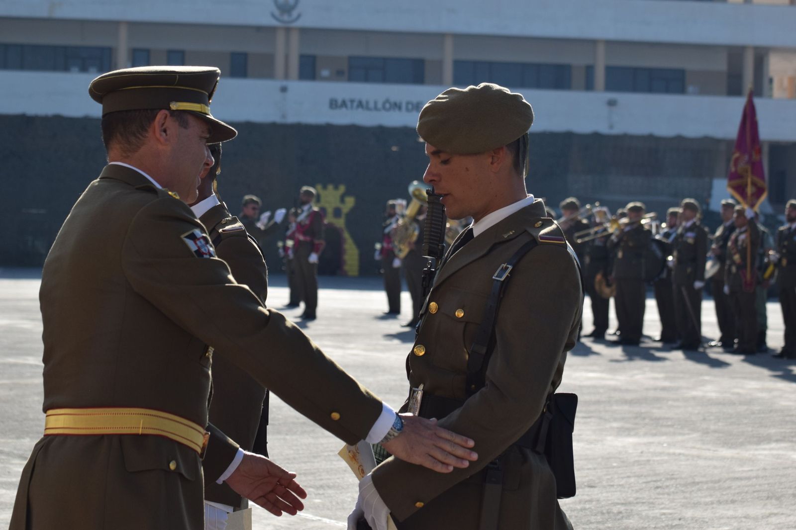 El Regimiento de Ingenieros 7 honra a San Fernando en una solemne parada militar en El Jaral