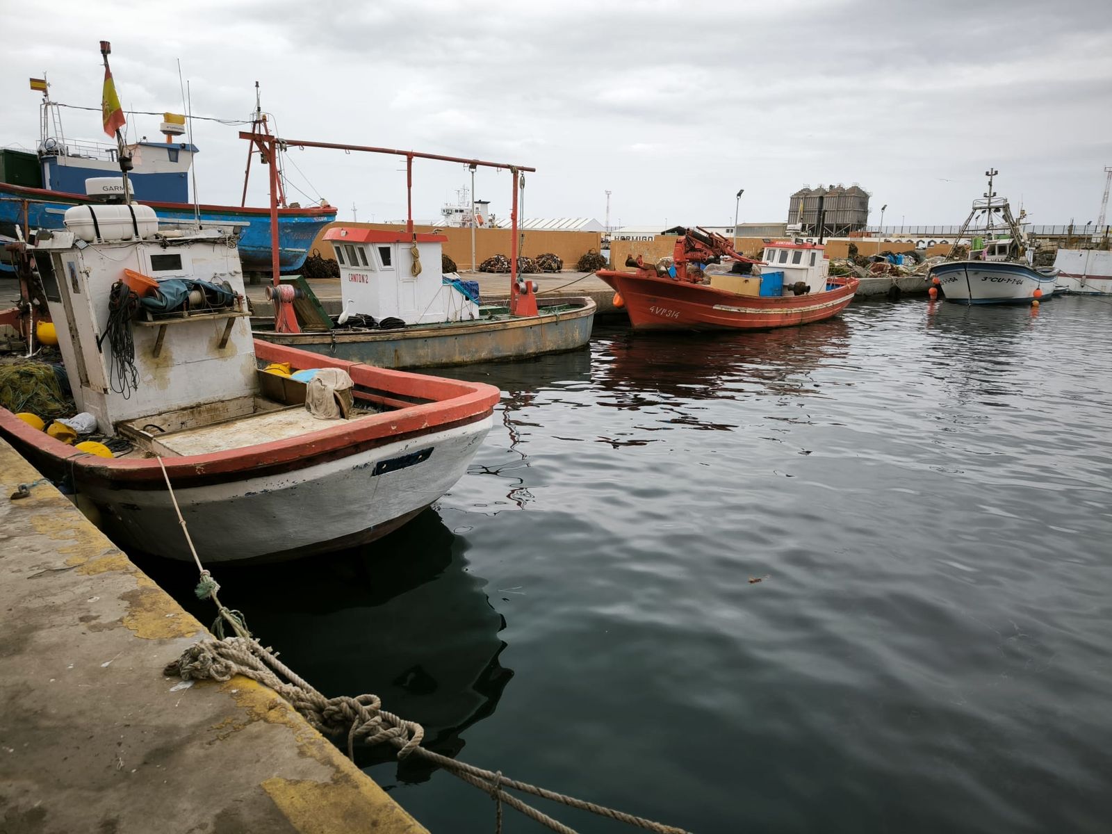 Varios barcos en la lonja de Ceuta en una imagen de archivo
