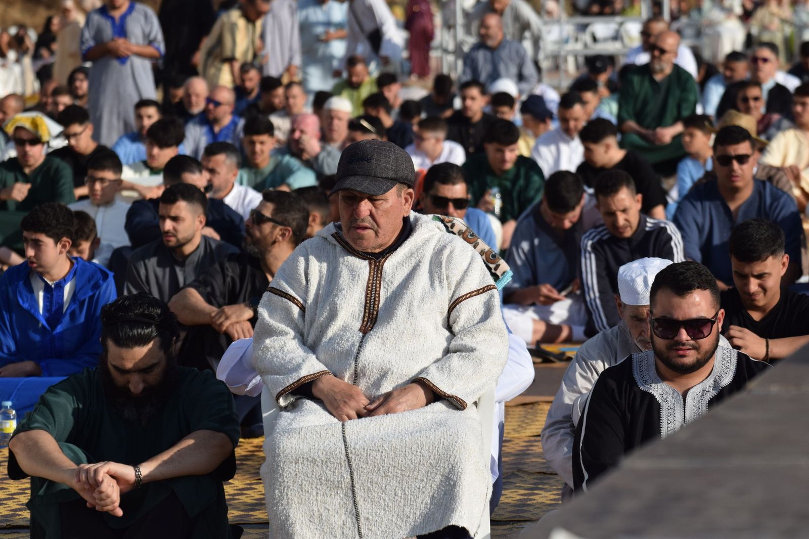 Los musulmanes de Ceuta abrazan la tradicional Musal-la que marca el inicio del Eid al Adha