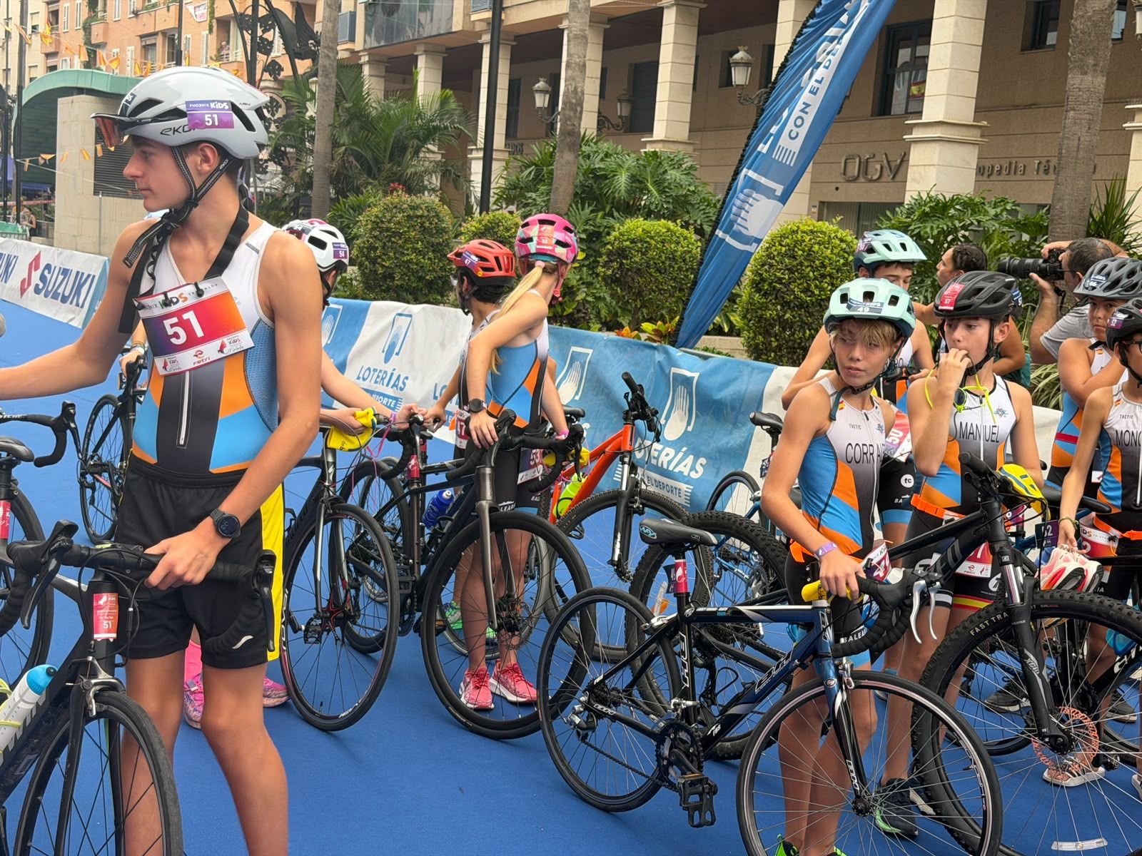 Los aficionados al triatlón en Ceuta se reúnen para participar en el Acuatlón Popular 'Juan Mur' y en la Phoenix Kids Triathlon