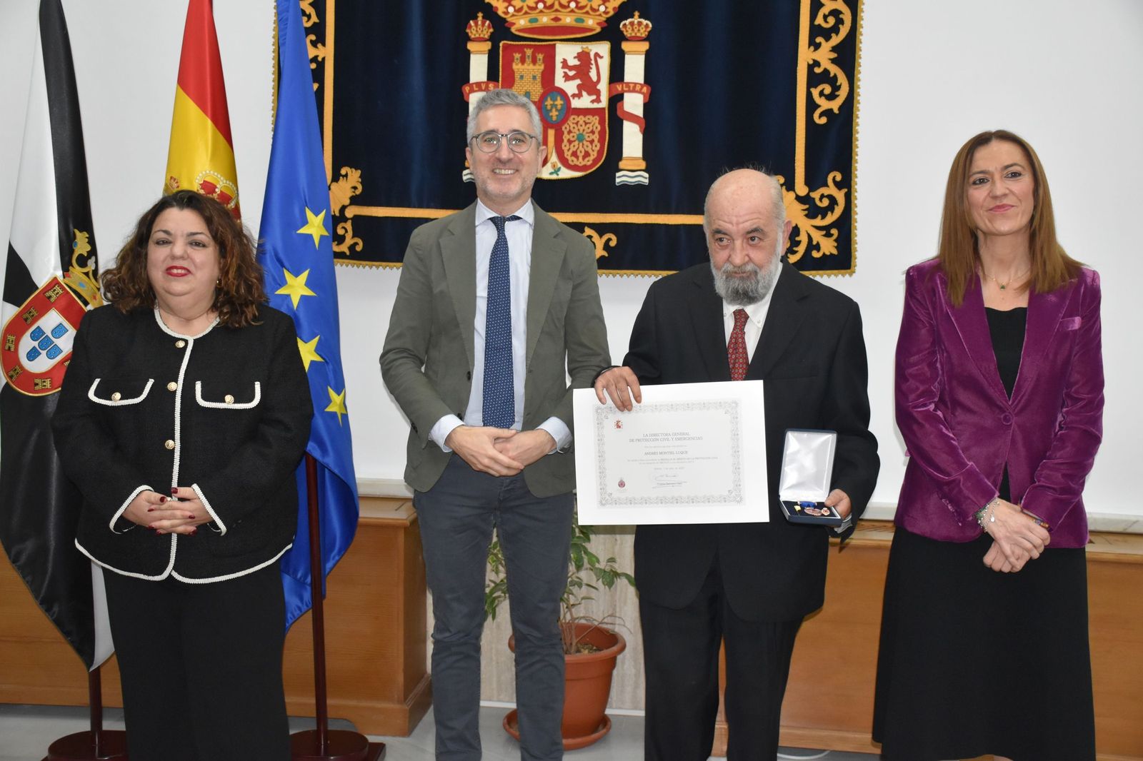 Protección Civil rreconoce el éxito de la OPE con la entrega de sus Medallas
