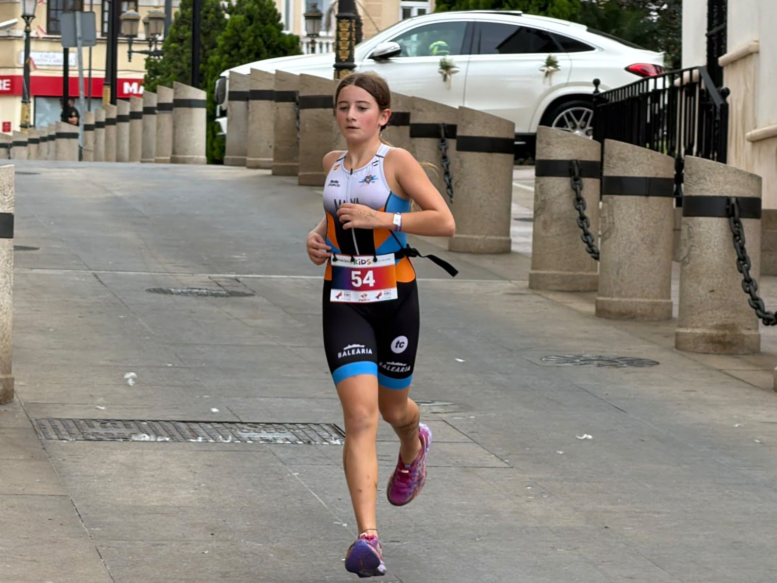 Los aficionados al triatlón en Ceuta se reúnen para participar en el Acuatlón Popular 'Juan Mur' y en la Phoenix Kids Triathlon