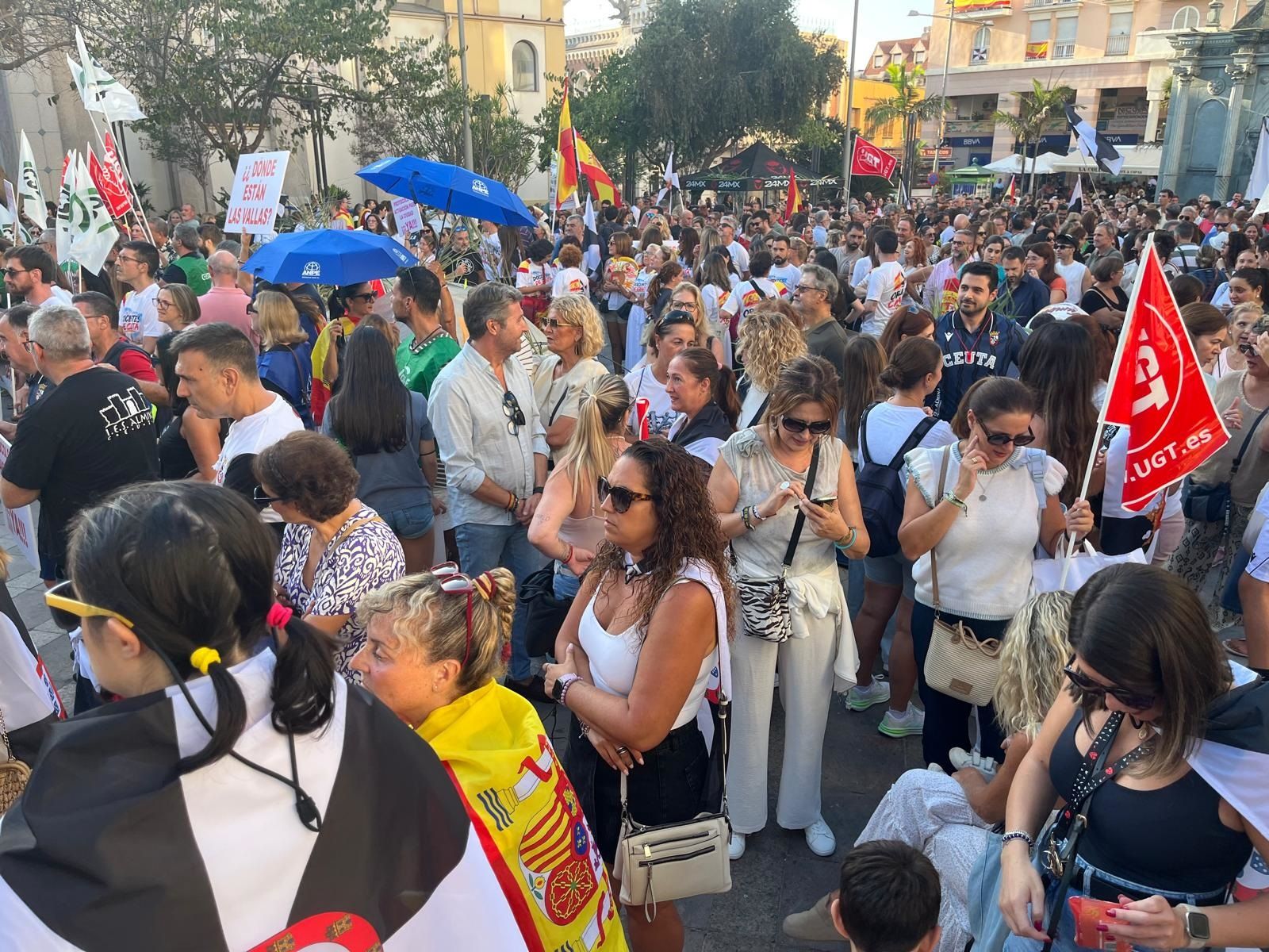 Los docentes de Ceuta dicen "basta" y llevan a la calle su exigencia de seguridad