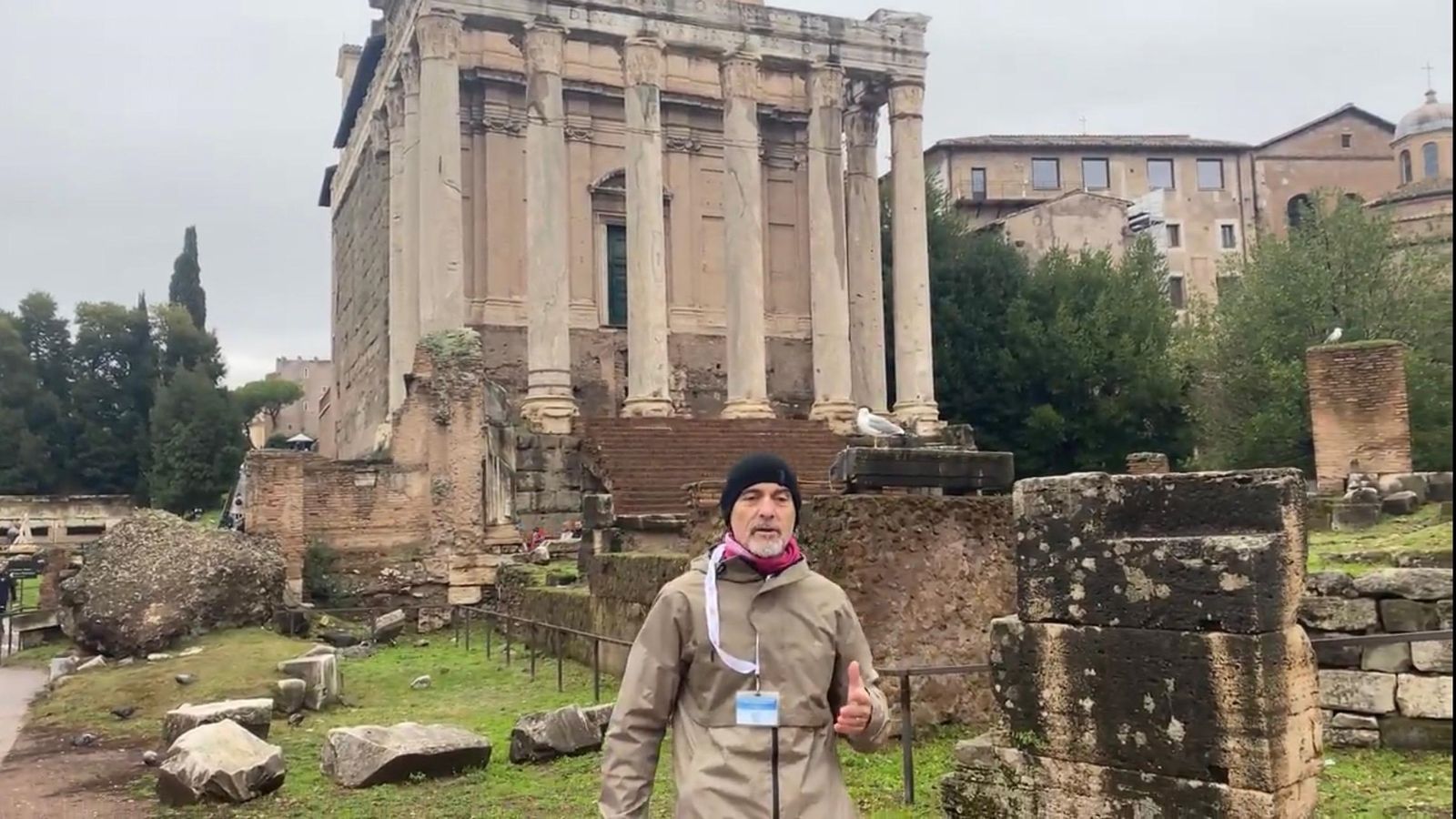 Martínez posa en el Foro Romano