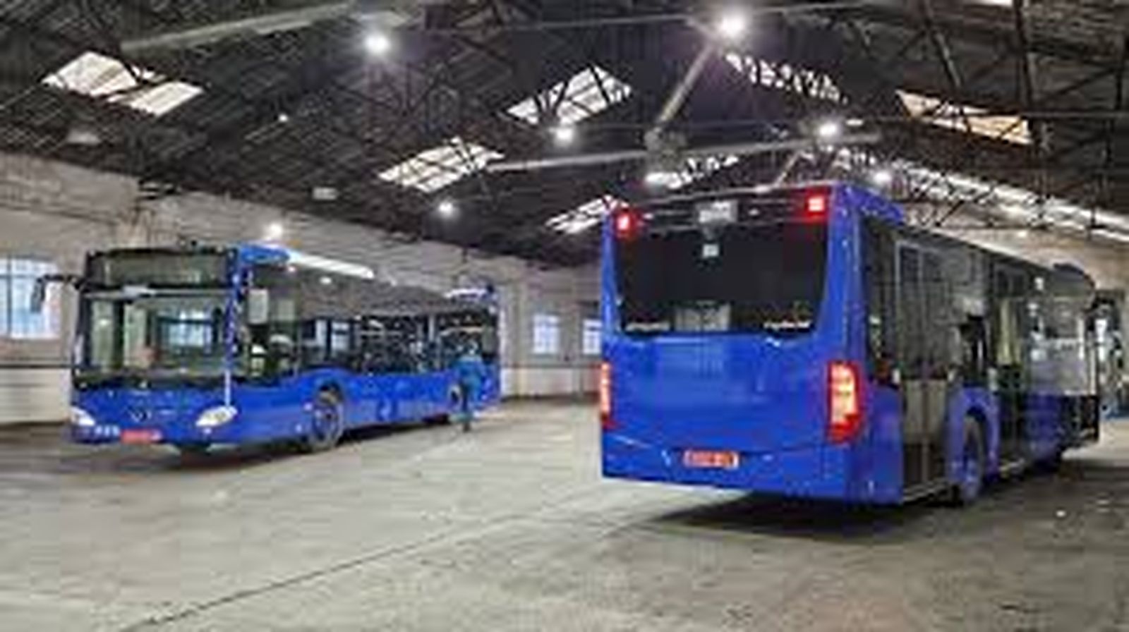 Autobuses de Amgevicesa estacionados en las cocheras