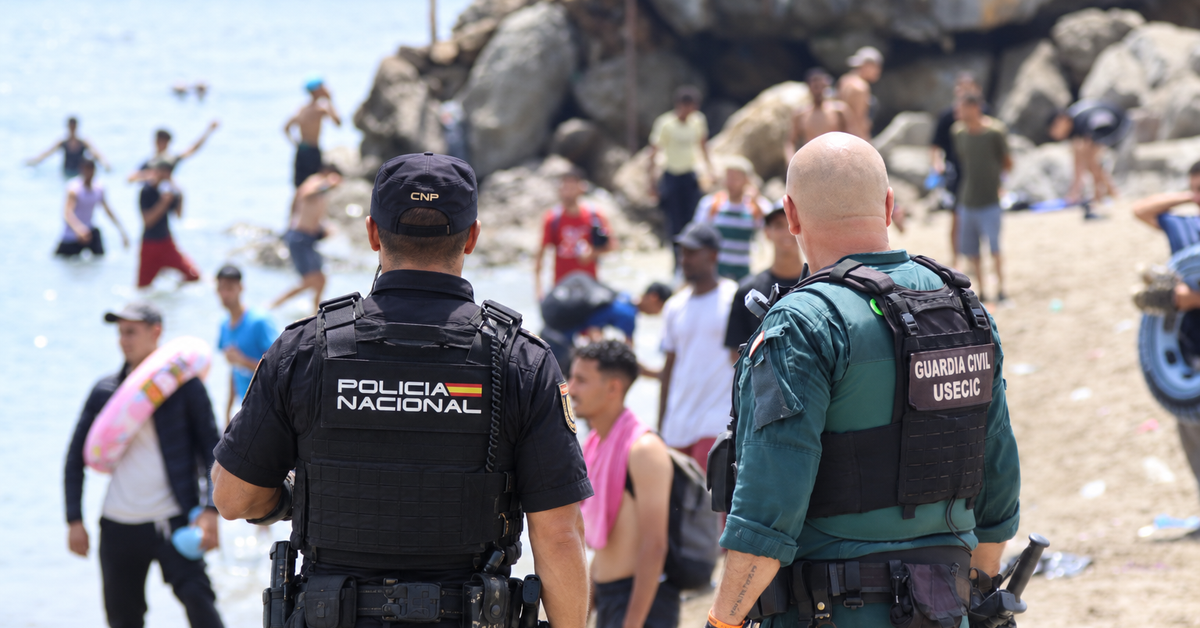 Apoyamos a los guardias y policías