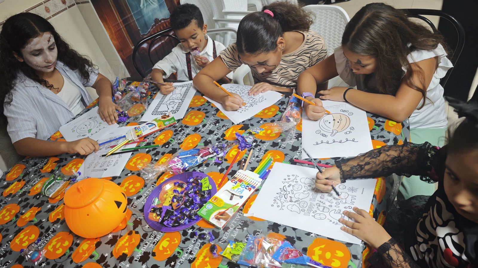 Vecinos de Miramar Alto celebrando Halloween Vecinos de Miramar Alto celebrando Halloween