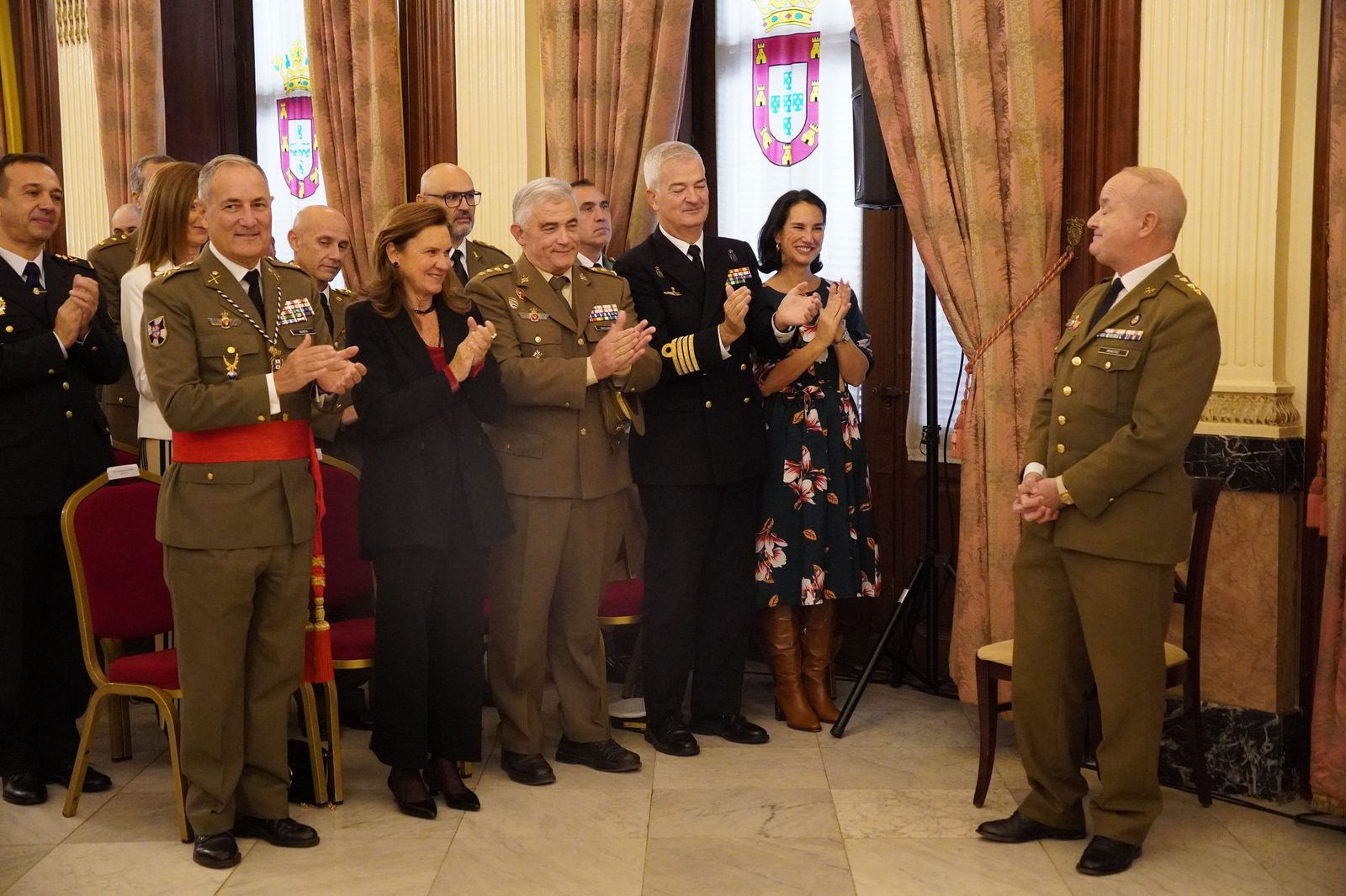 Así ha sido la imposición de la Medalla de Plata de la Ciudad a Caballería