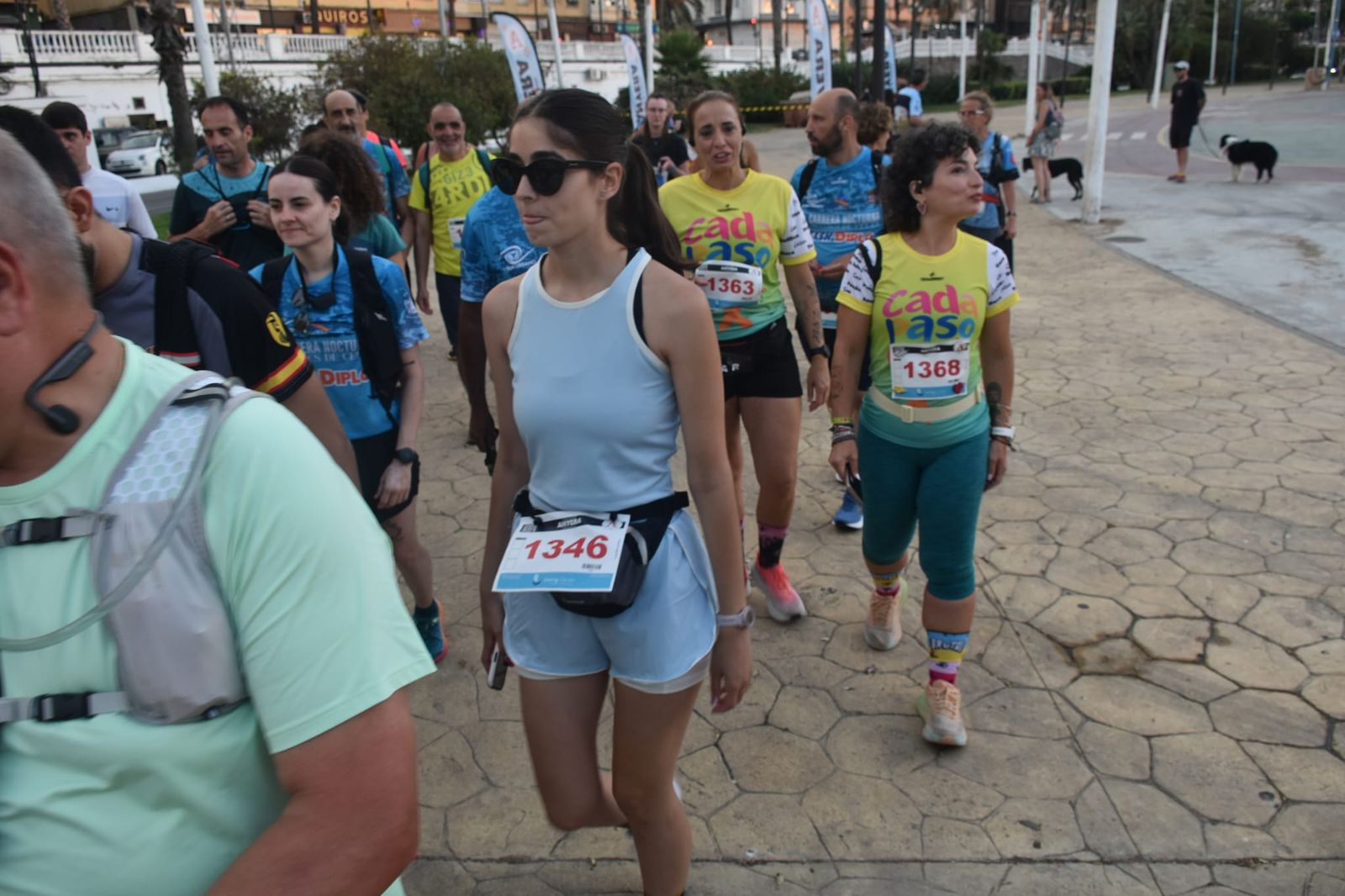Decenas de senderistas llenan de luz y deporte la XVIII Marcha Nocturna Familiar de Ceuta