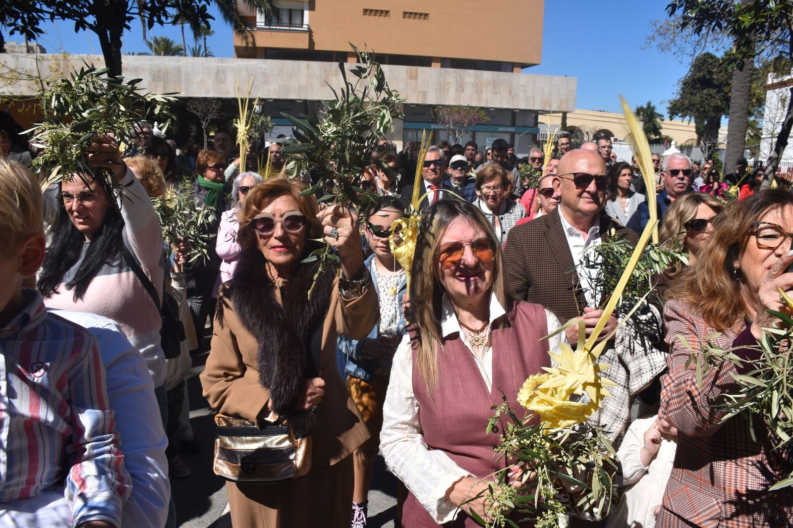 Procesión y bendición de las palmas y misa en el Santuario de África por el Domingo de Ramos