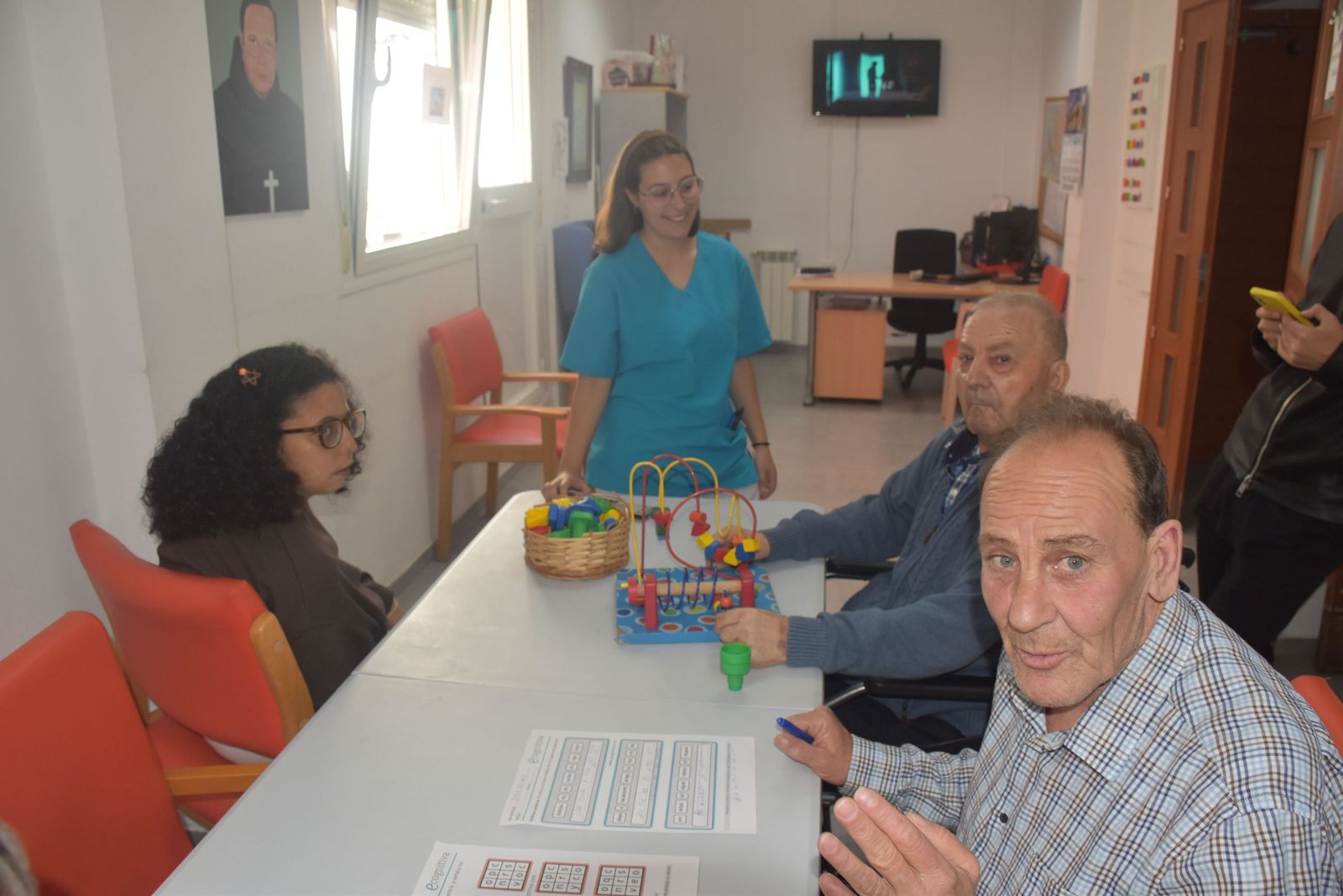 Puertas abiertas y un ambiente entrañable hacen especial una jornada en Cruz Blanca