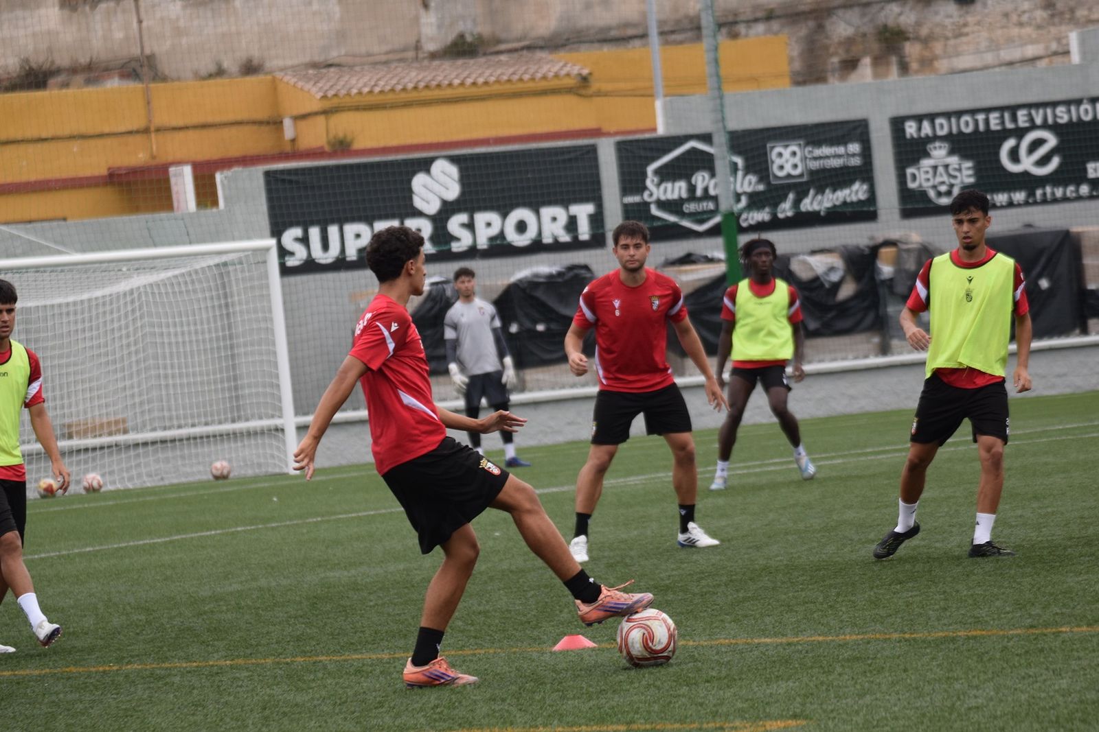 Entrenamiento del filial de la AD Ceuta