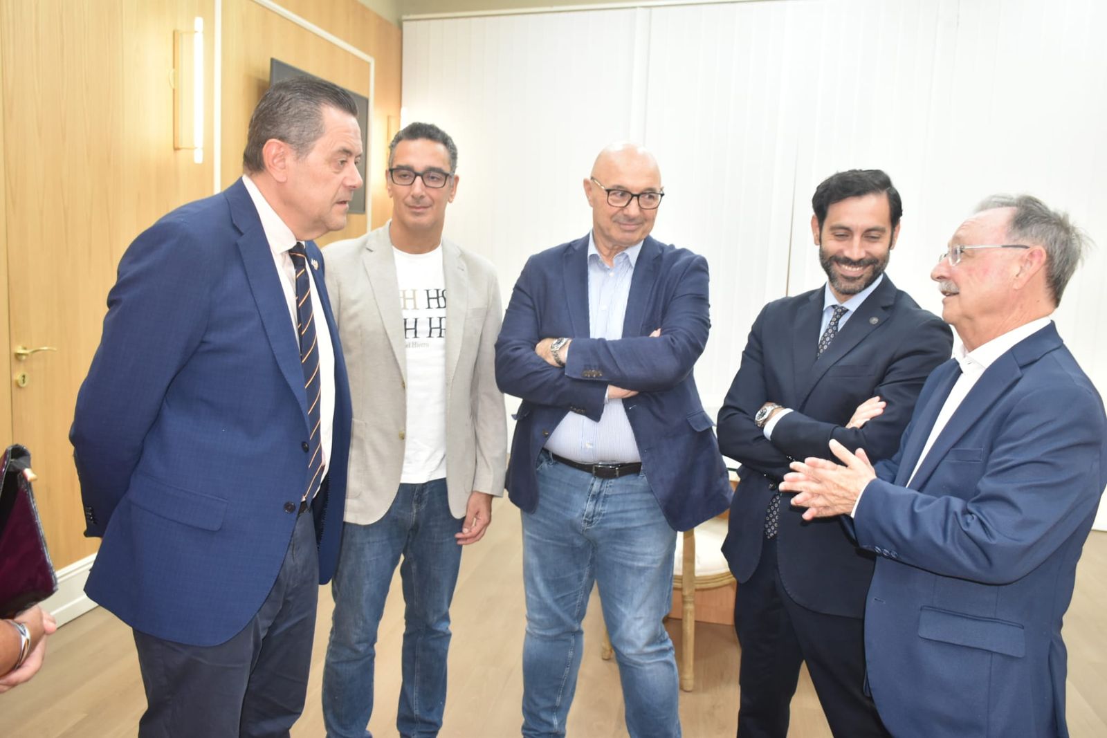 El presidente Juan Vivas recibe en el palacio autonómico a Roncero