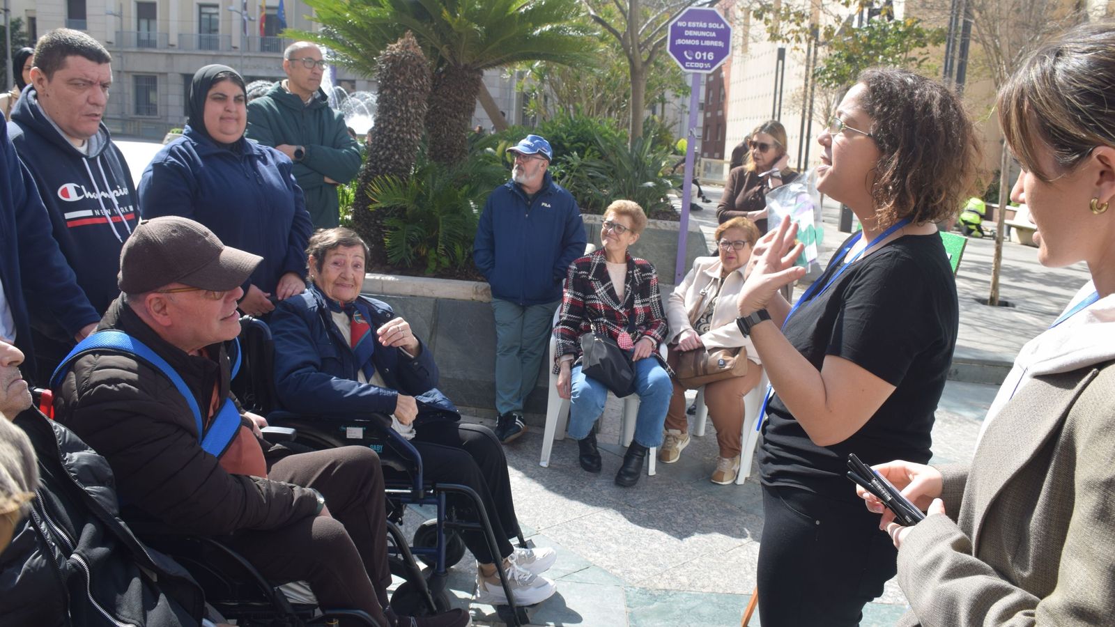 Acto de ADEN en la plaza de los Reyes con motivo del Día de las Enfermedades Raras