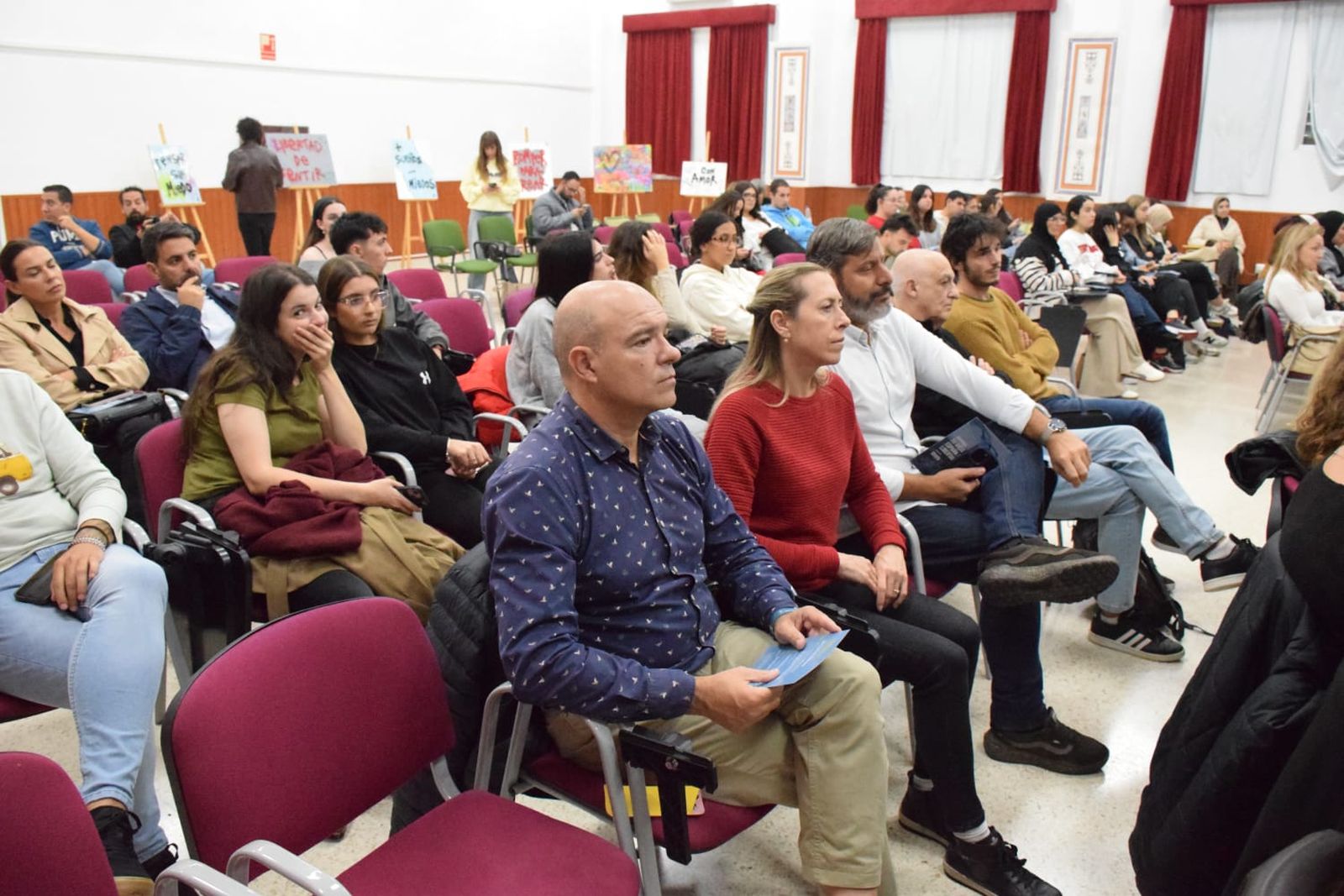 Imagen de la primera de las jornadas “Democracia, Igualdad, Convivencia y Libertad” en el Camoens.