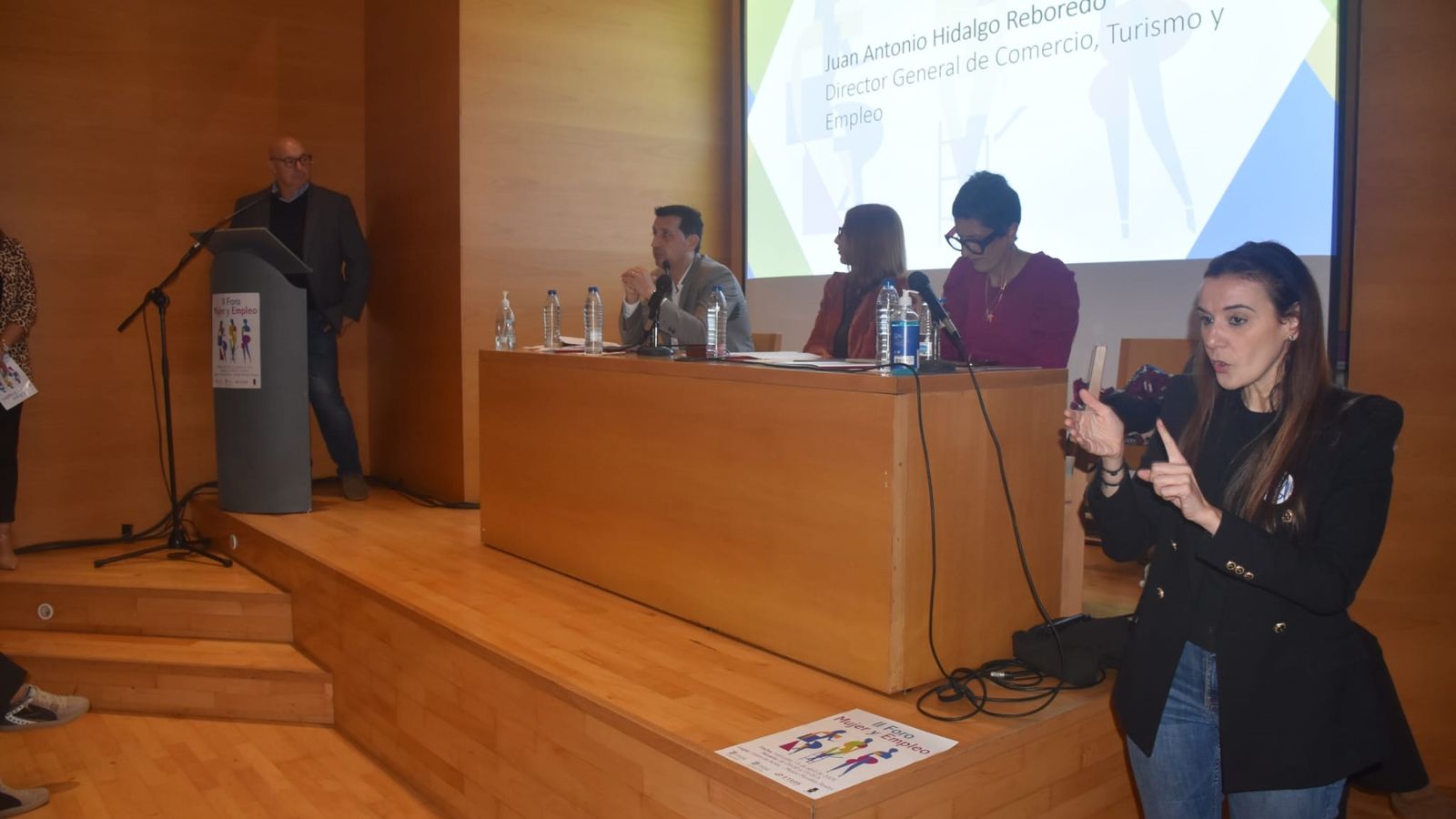 El II Foro Mujer y Empleo en Ceuta aborda formación, brecha laboral y medidas para mejorar la empleabilidad femenina.