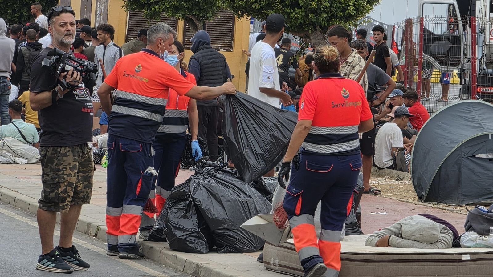 Servilimpce recoge 25 toneladas más de basura al día tras la invasión