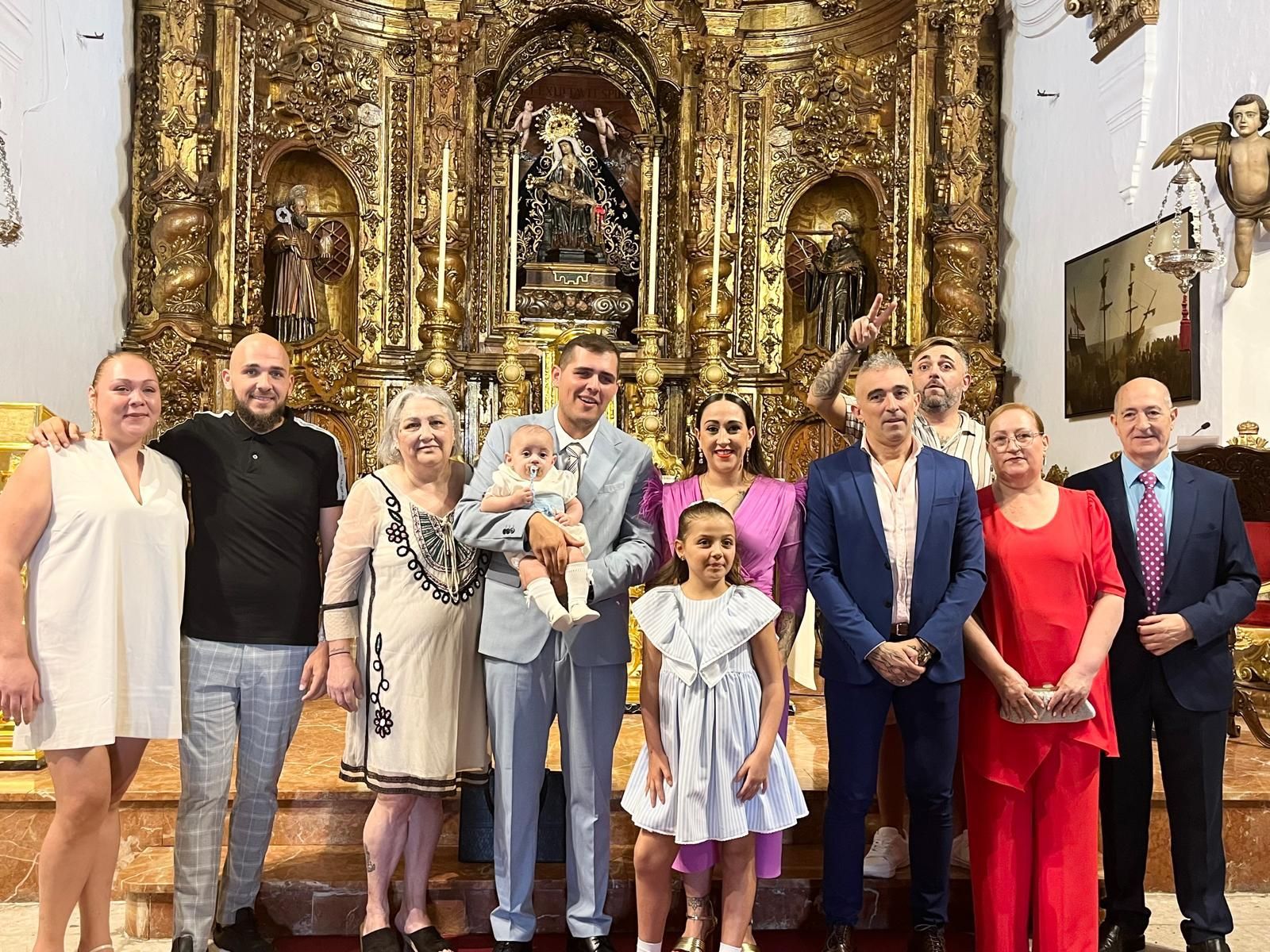 Romeo recibe el Sacramento del Bautismo en Nuestra Señora de África