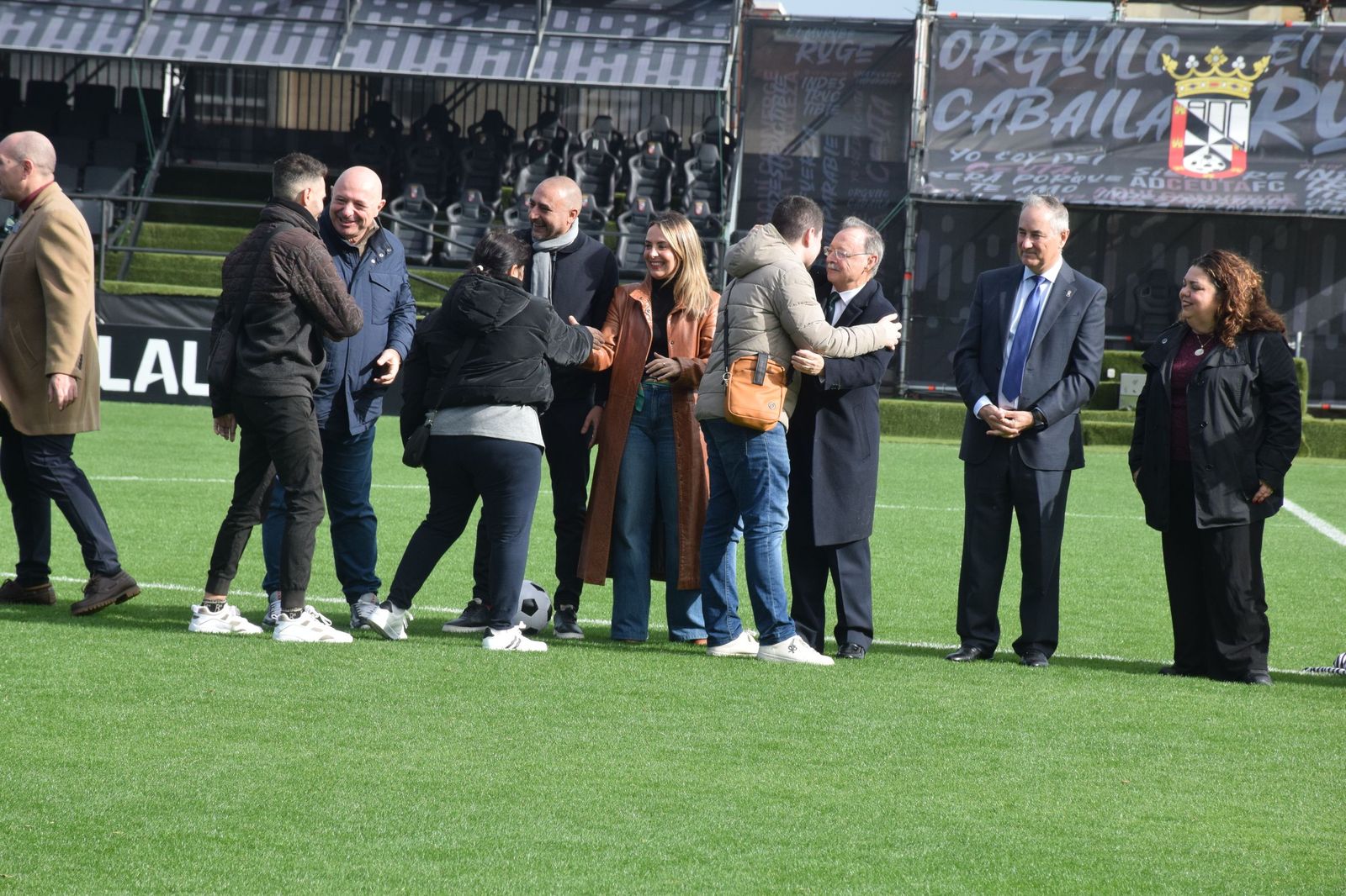 Los Reyes Magos aterrizan en el Alfonso Murube horas antes de la cabalgata