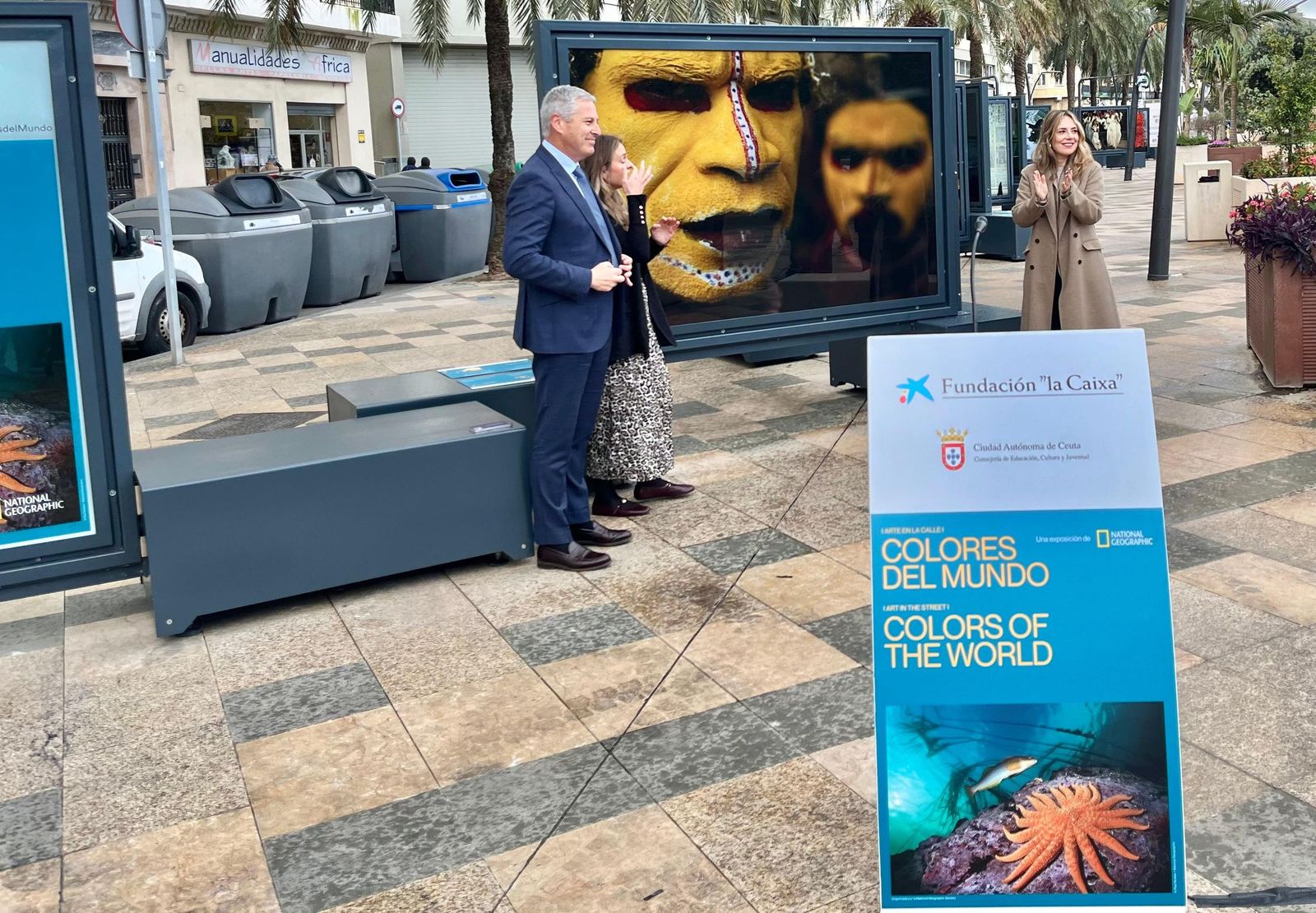 Exposición Colores del mundo inaugurada este martes en el Paseo de La Marina