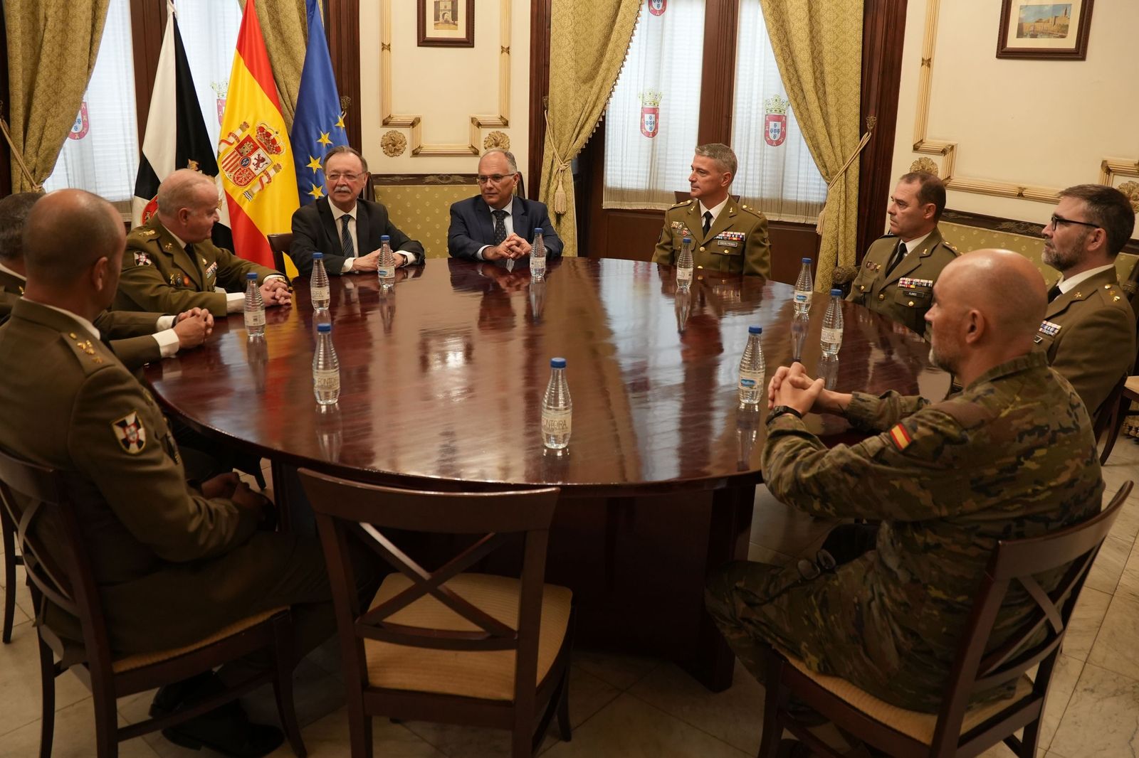 Un momento del encuentro celebrado en el Palacio de la Asamblea