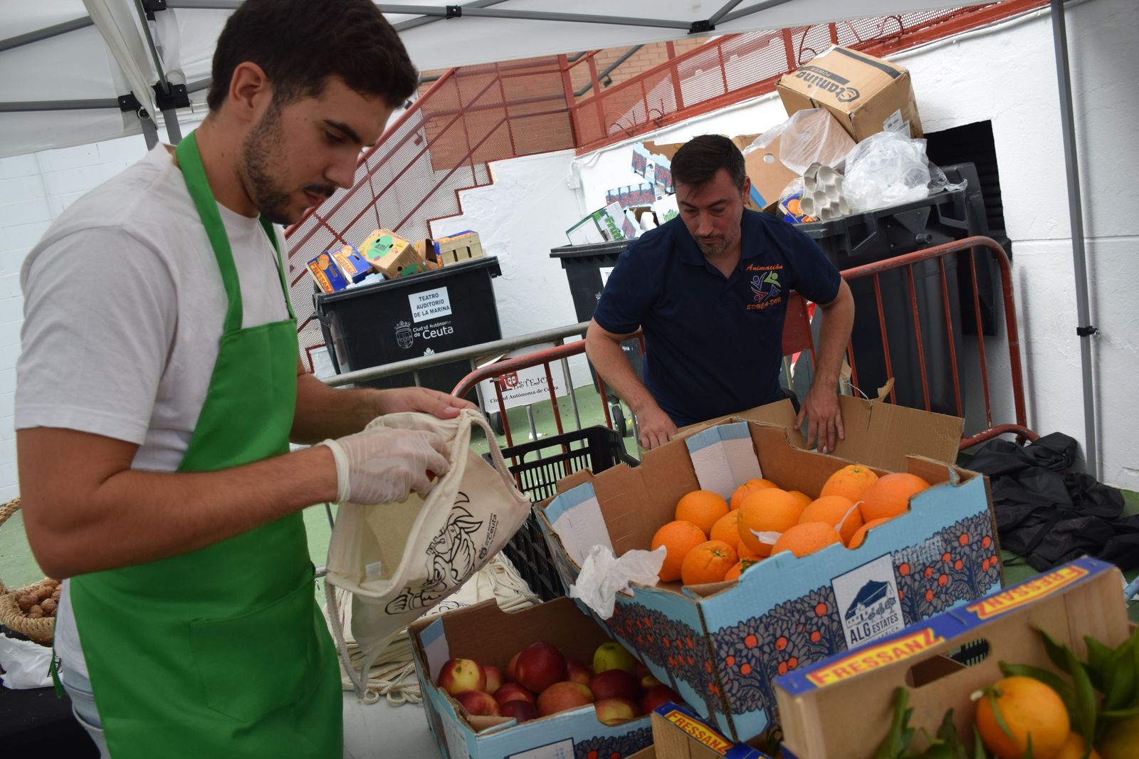 Ceuta celebra un Día de la Mochila multitudinario bajo un ambiente festivo y familiar Ceuta celebra un Día de la Mochila multitudinario bajo un ambiente festivo y familiar