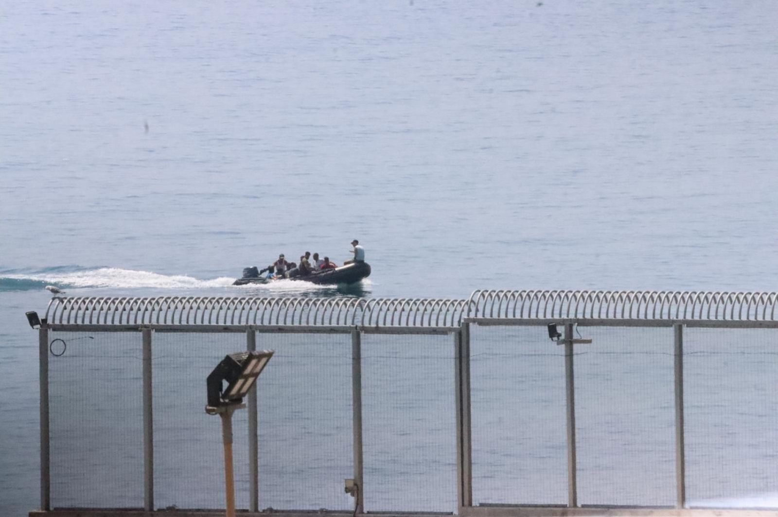 Autoridades marroquíes interceptan a un grupo de inmigrantes / Reduan