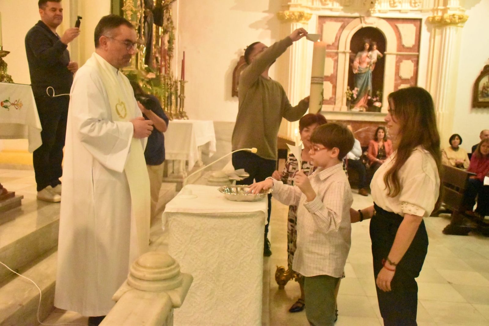 Bendición de las cruces en la iglesia de San Francisco