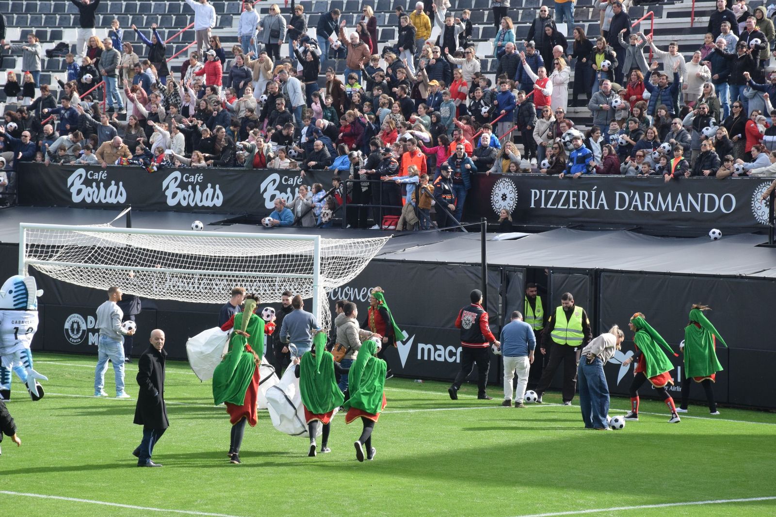 Así se vivió en el Murube la esperada llegada de los Reyes Magos
