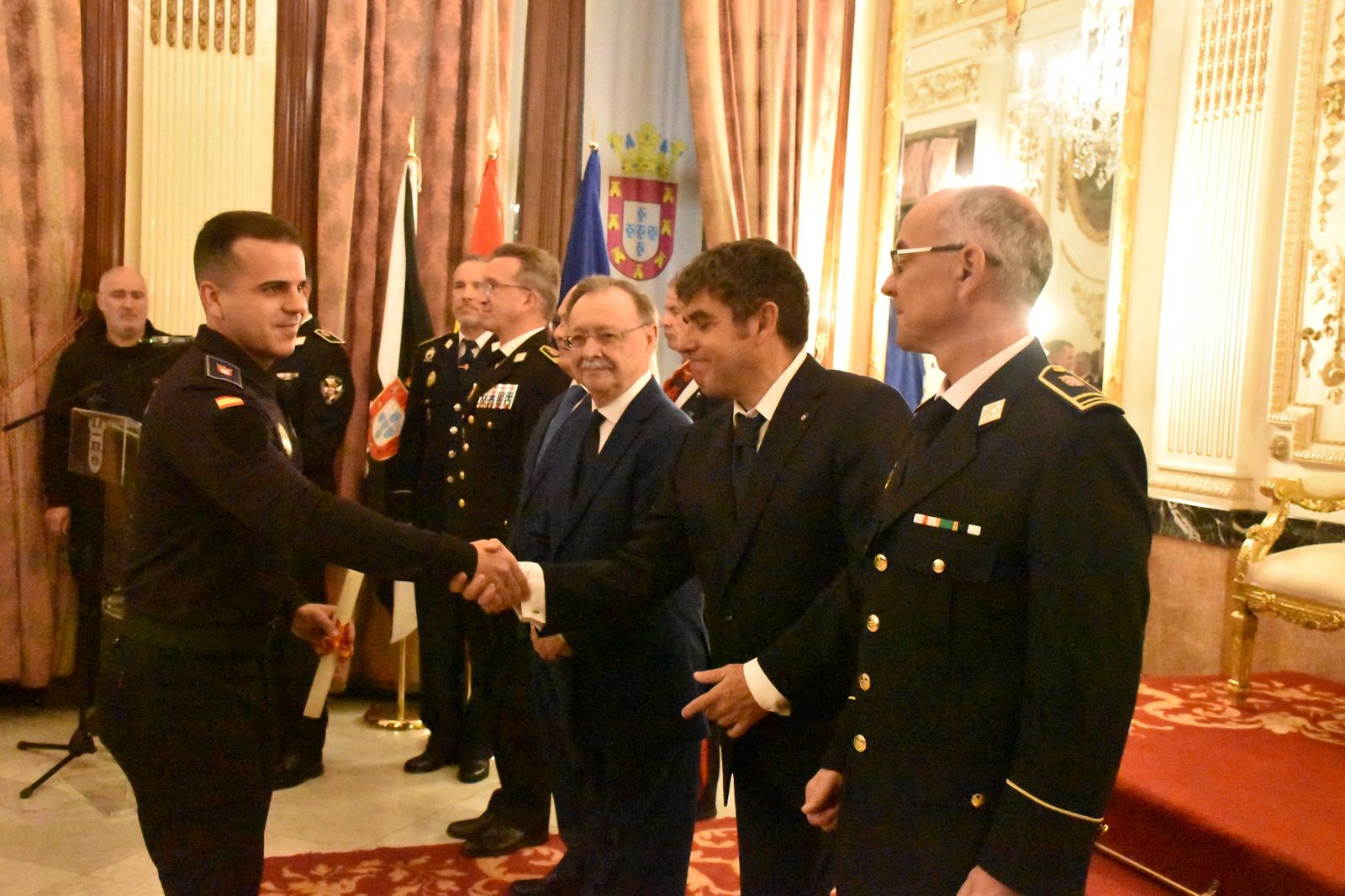 La toma de posesión de los 15 nuevos policías locales, en imágenes