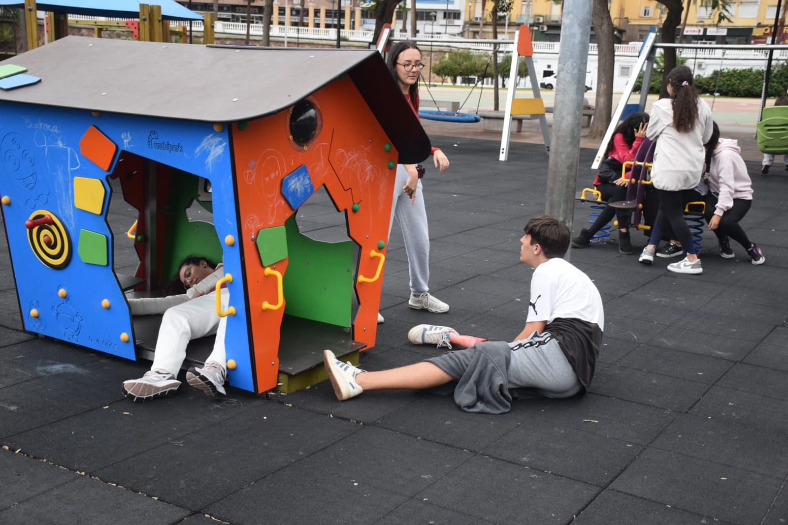 FOTOGALERÍA | Así fue el espectacular simulacro de la UME en el Parque Juan Carlos I