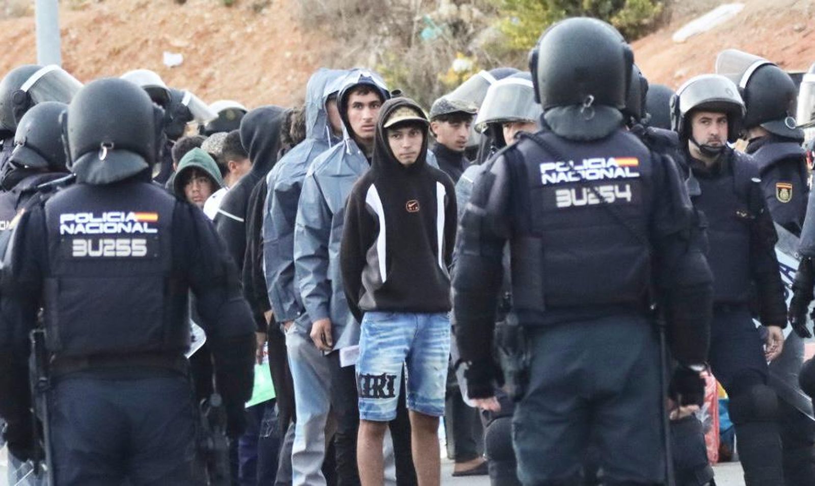 La Policía intercepta a 295 inmigrantes en el último operativo: 146 regresan a Marruecos y 60 son menores