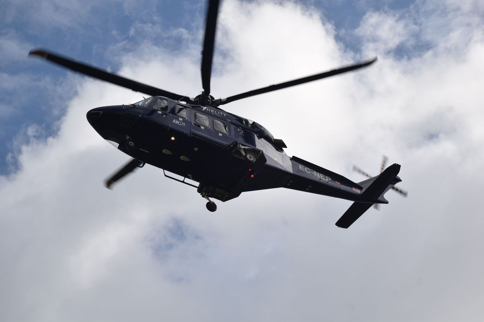 Los Reyes Magos aterrizan en el Alfonso Murube horas antes de la cabalgata