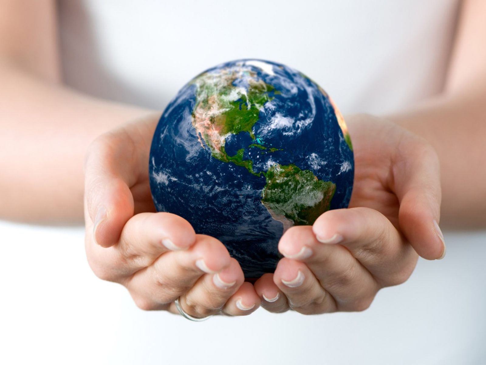 Mares y desiertos; convertidos en vertederos.