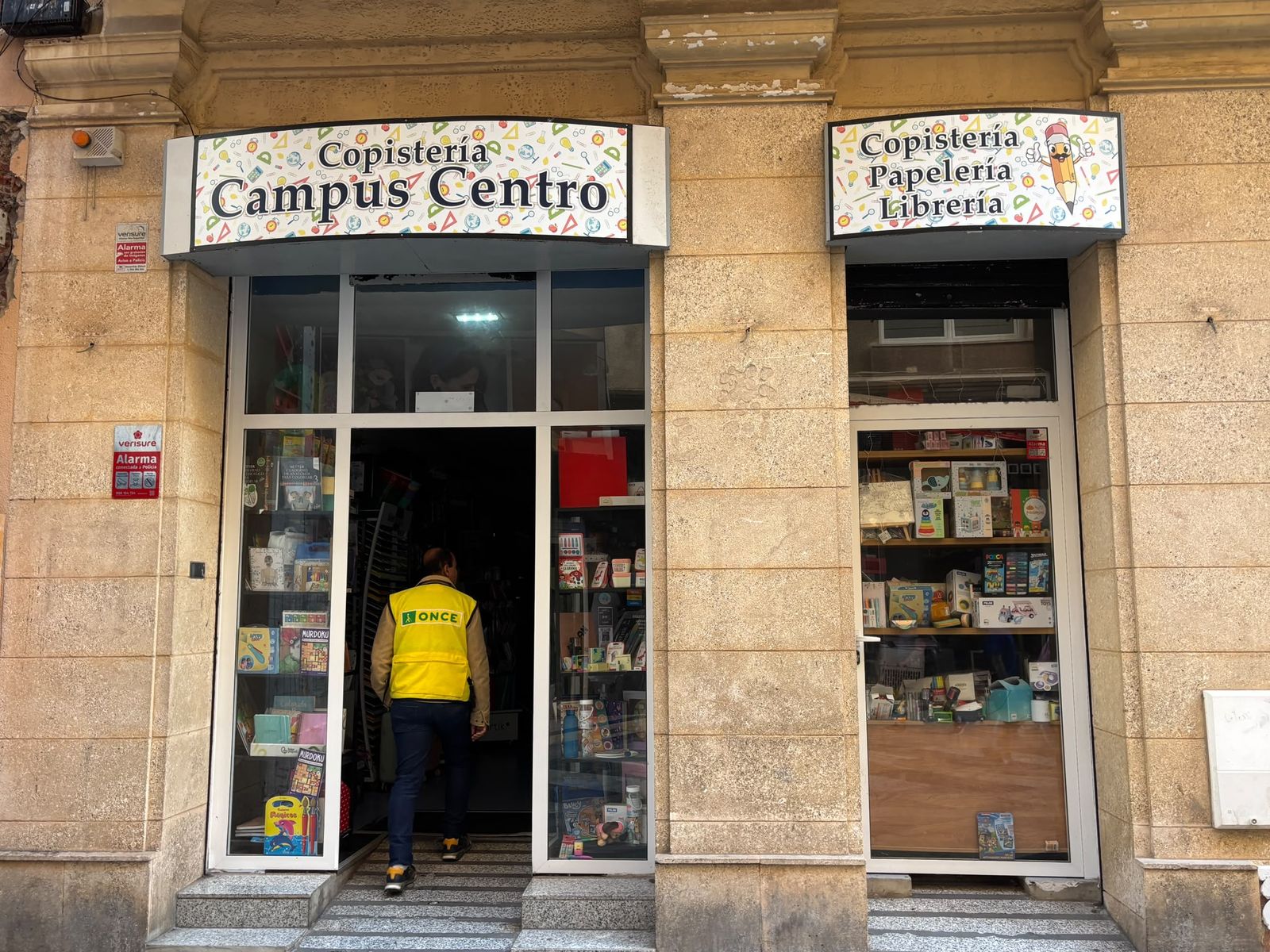Una copistería del centro de Ceuta, sin luz este miércoles