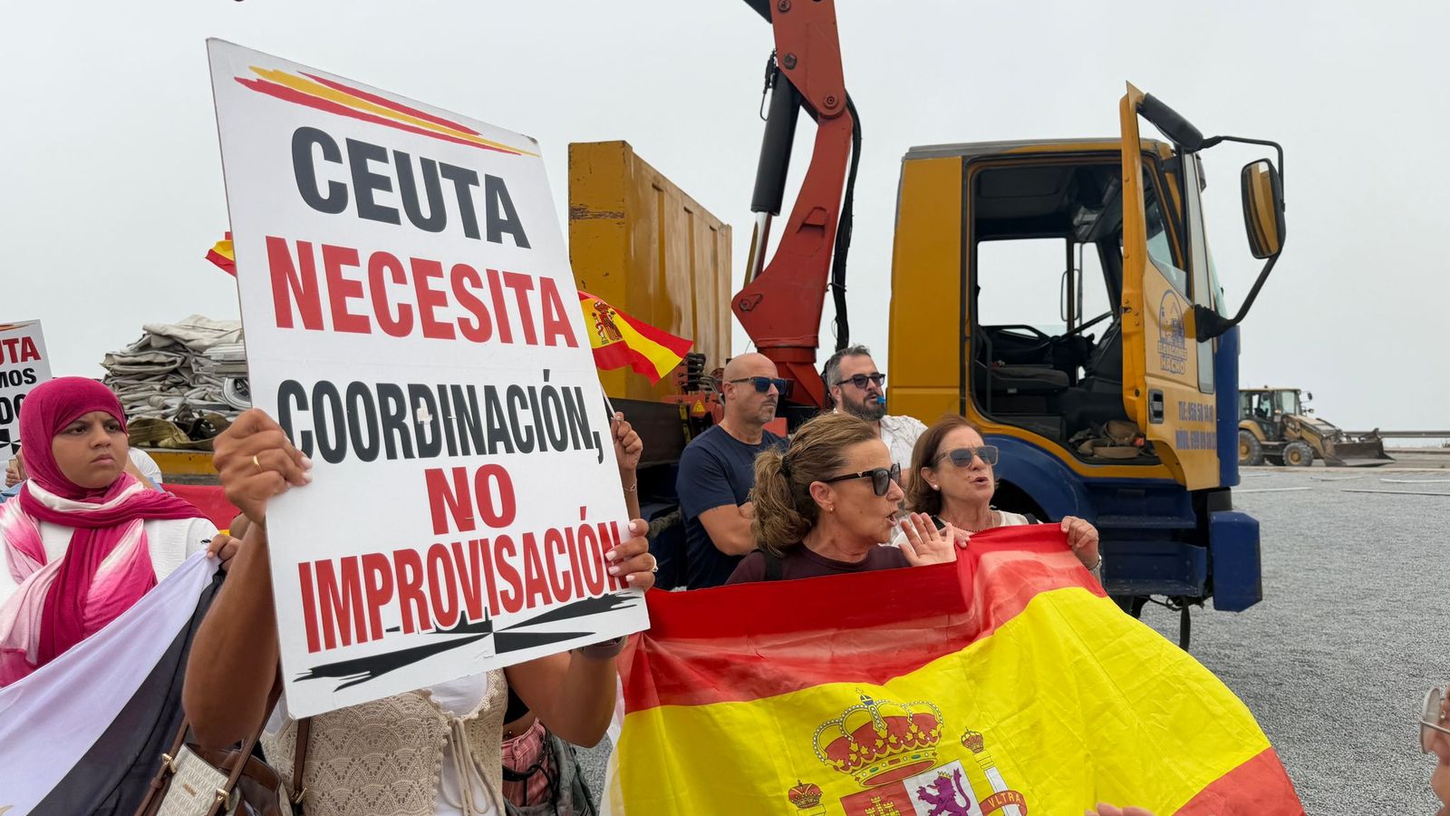 Ceutíes protestan contra la instalación de un recurso de acogida frente a la guardería de África y paralizan las obras