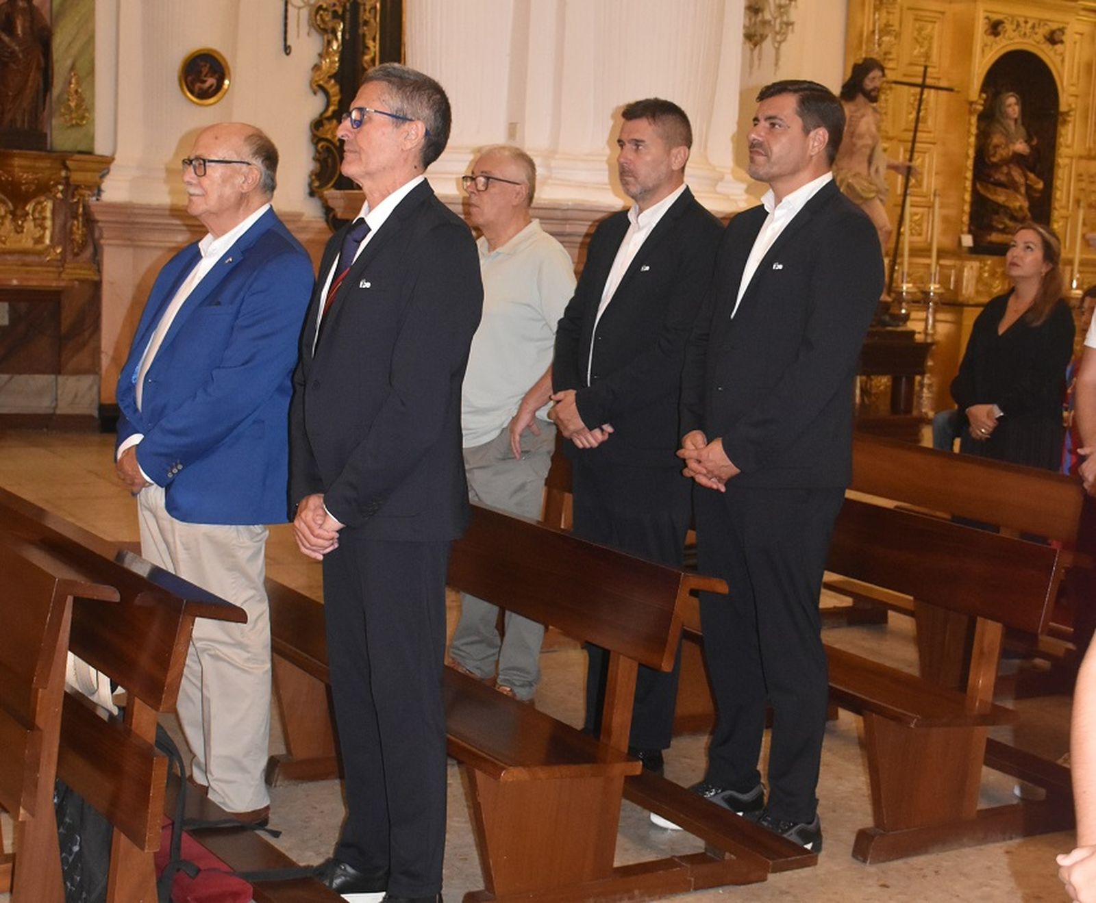 Ofrenda a la patrona y plegaria en Sidi Embarek