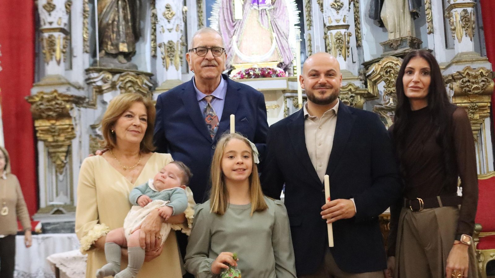 Mañana de bautizos en la parroquia de Nuestra Señora de Los Remedios