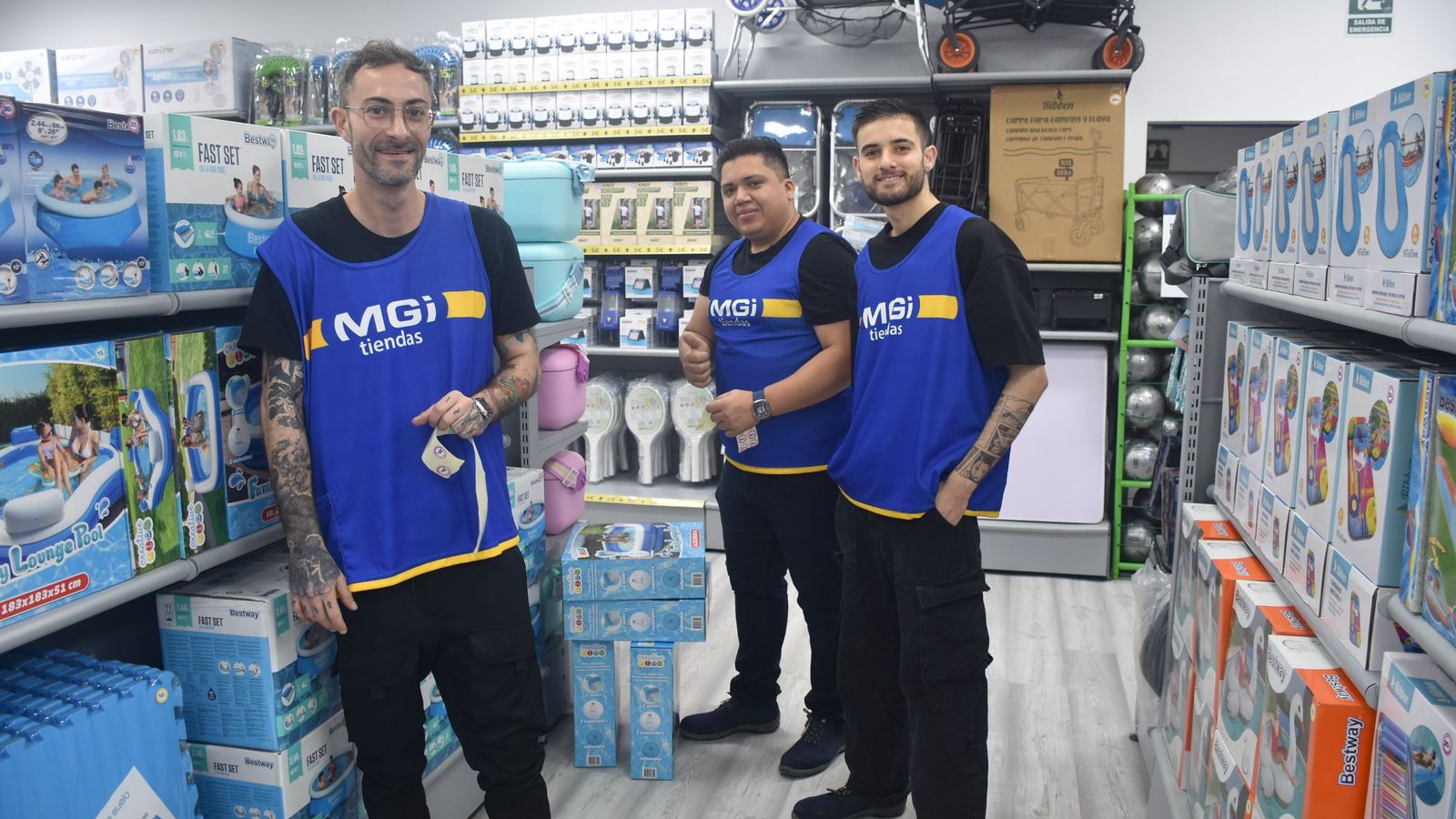 Inauguración de la nueva tienda de MGI en la avenida del Puerto de Ceuta