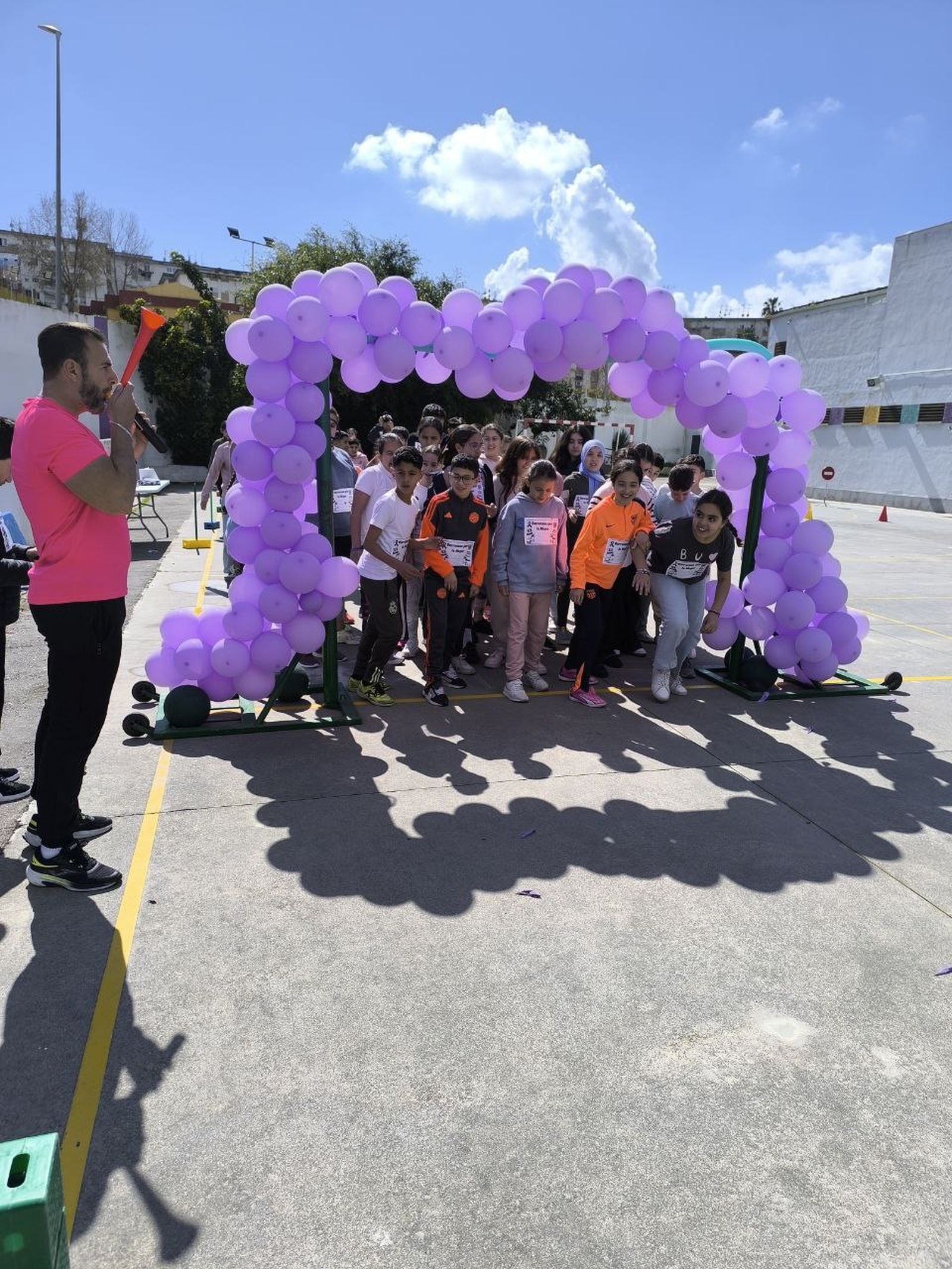 El 'Rey Juan Carlos I' corre por la igualdad