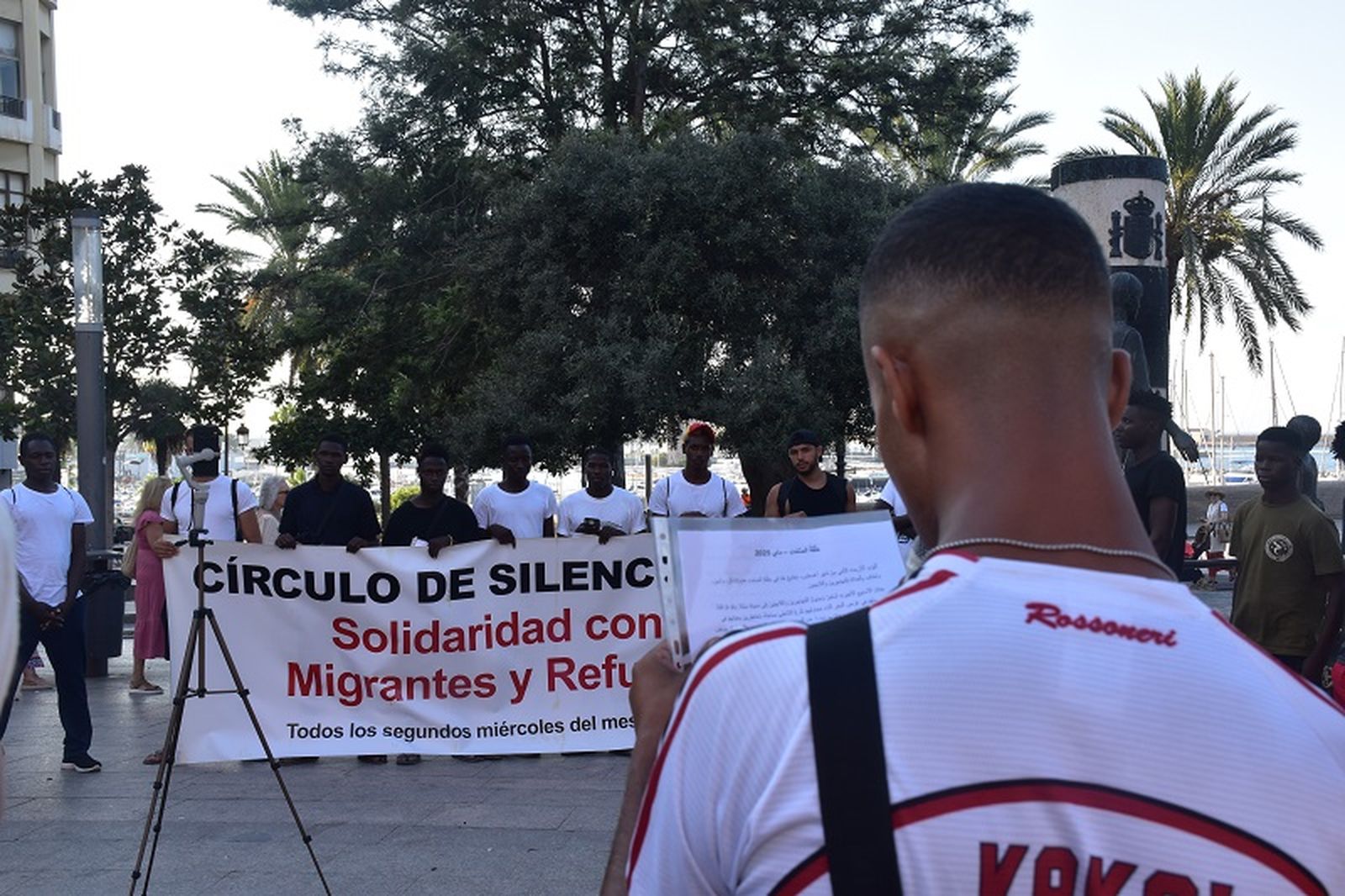 Círculo del Silencio organizado por la Asociación Elín en la Plaza de la Constitución