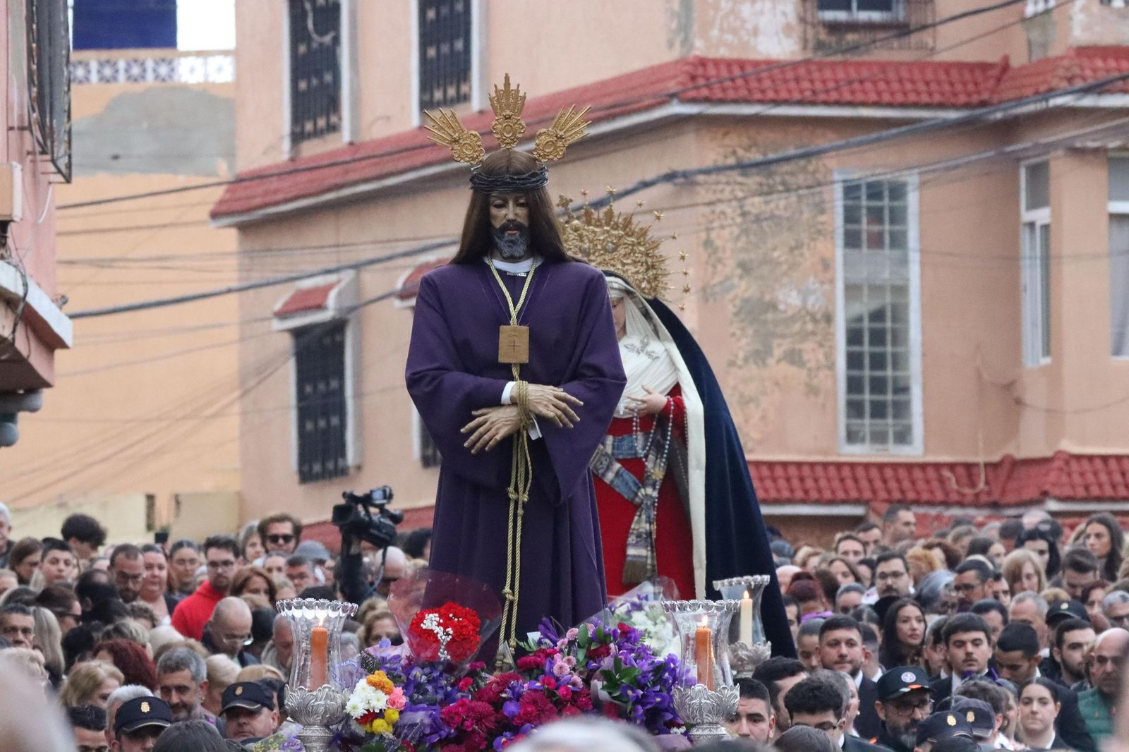 Así está siendo el traslado del Medinaceli y su Madre desde la barriada del Príncipe