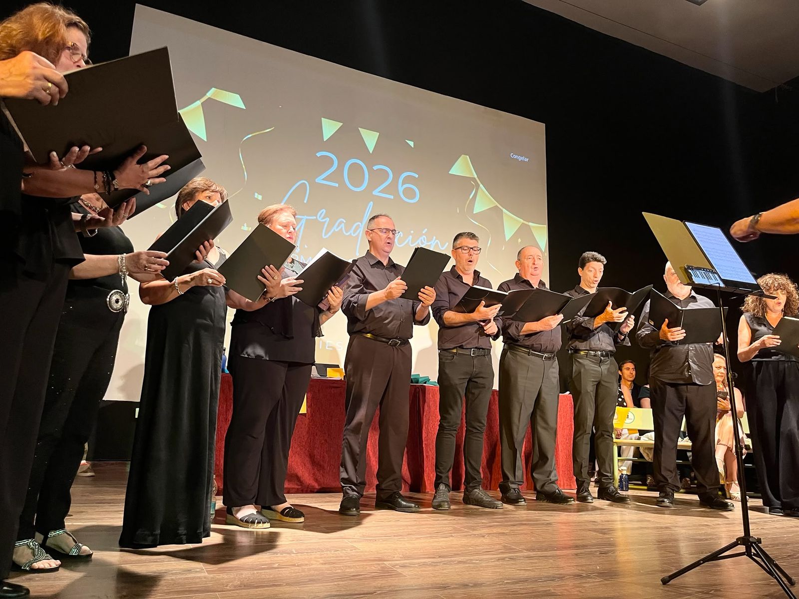 Los ciclos formativos de Servicios Socioculturales y de Electricidad se gradúan en el Abyla