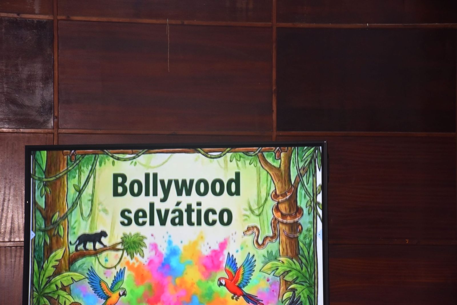 Simpática y colorida selva para poner fin a la Semana Cultural del 'José Acosta'