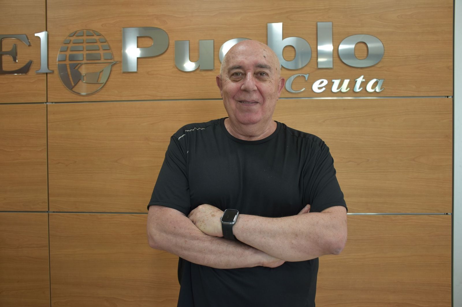 José Gil posa en la redacción de El Pueblo